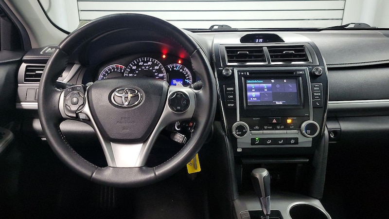 2014 Toyota Camry SE 9