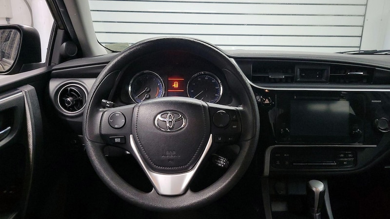 2017 Toyota Corolla LE 9