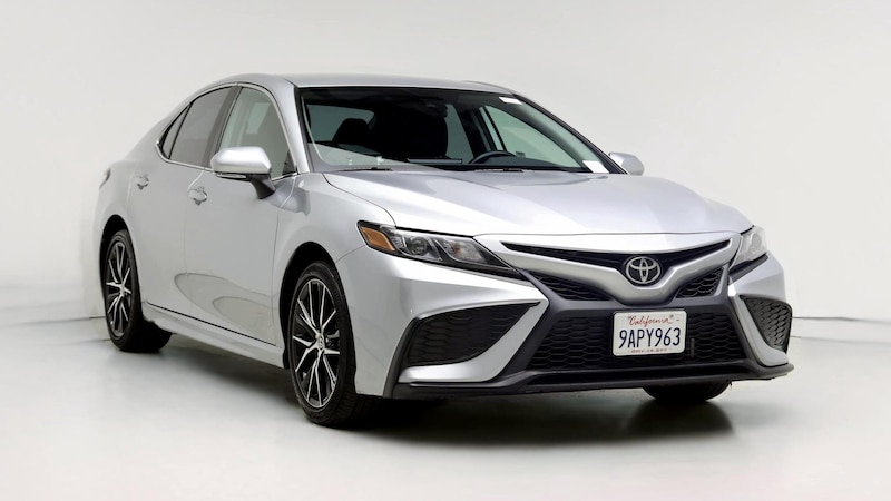 2022 Toyota Camry SE Hero Image