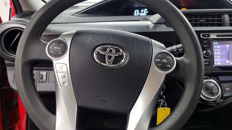 2016 Toyota Prius c One 10