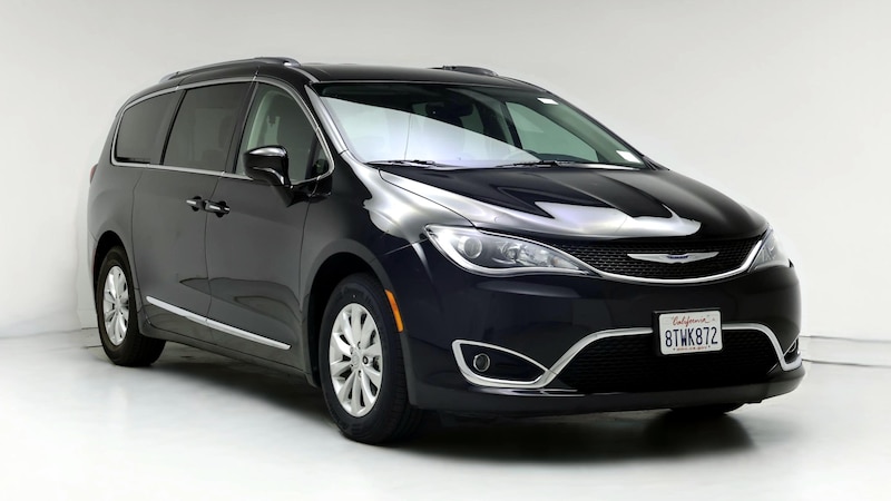 2019 Chrysler Pacifica Touring L Hero Image