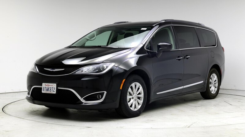 2019 Chrysler Pacifica Touring L 4