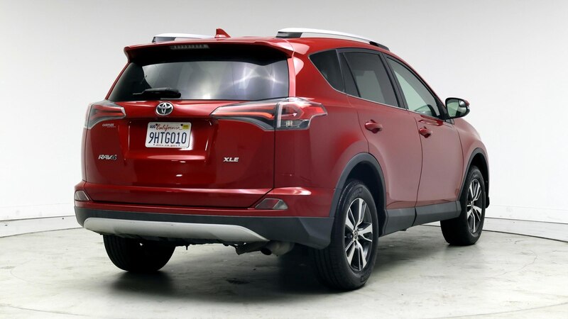 2016 Toyota RAV4 XLE 8