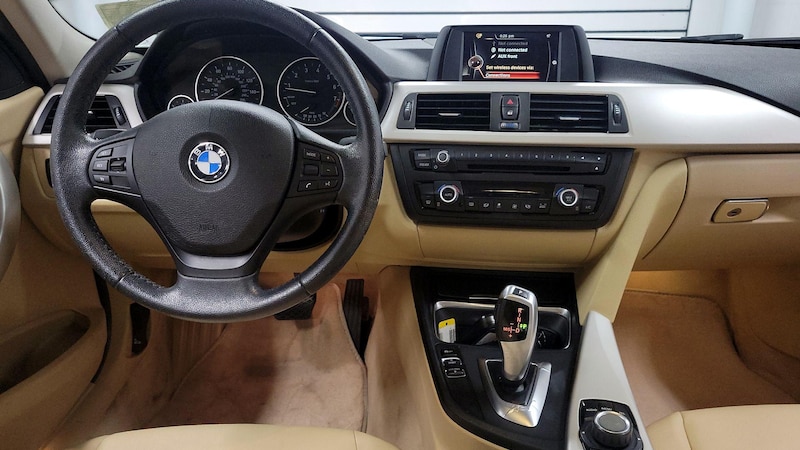 2015 BMW 3 Series 320i 9