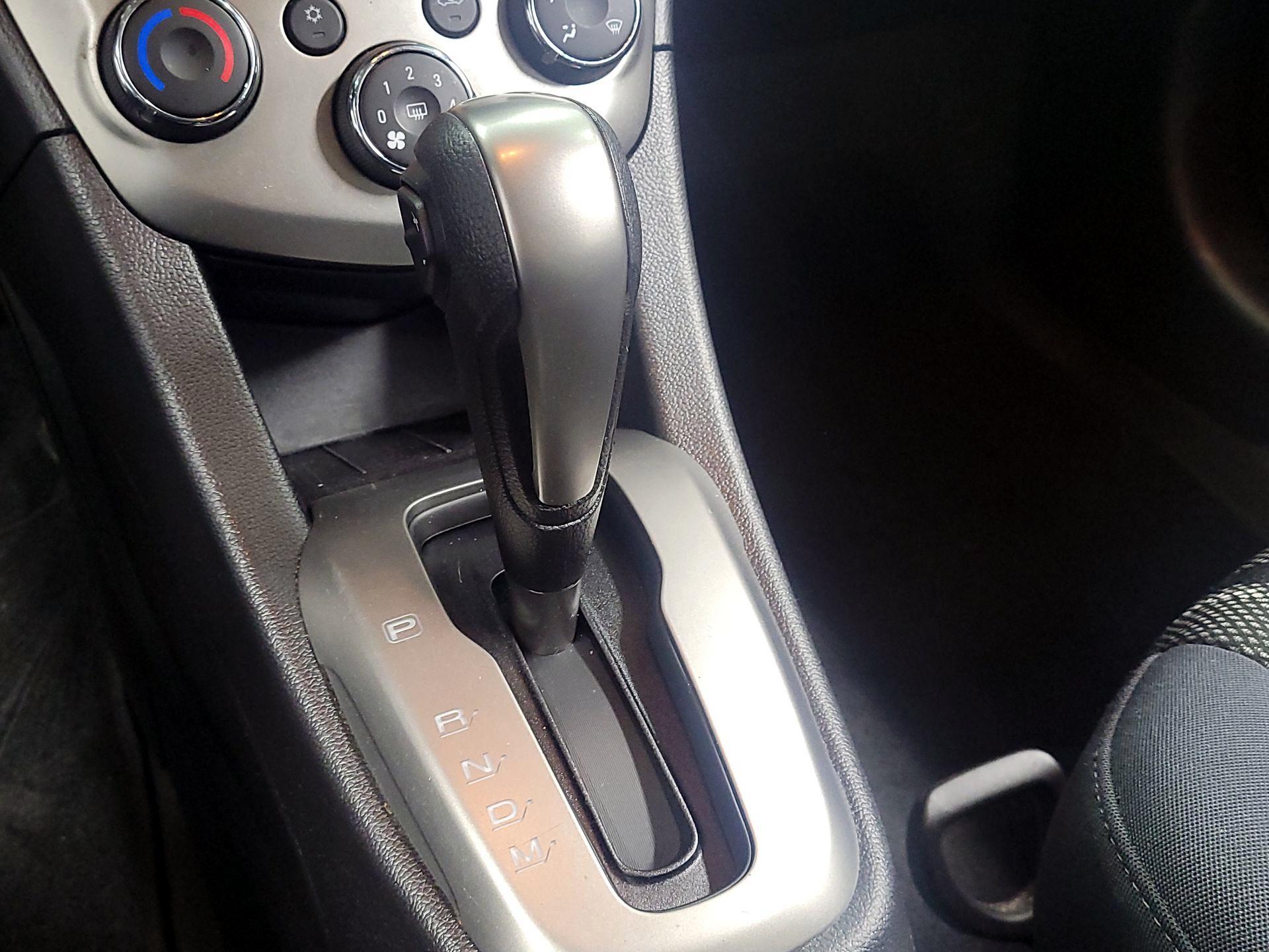 Thumbnail: 2016 Chevrolet Sonic - 16
