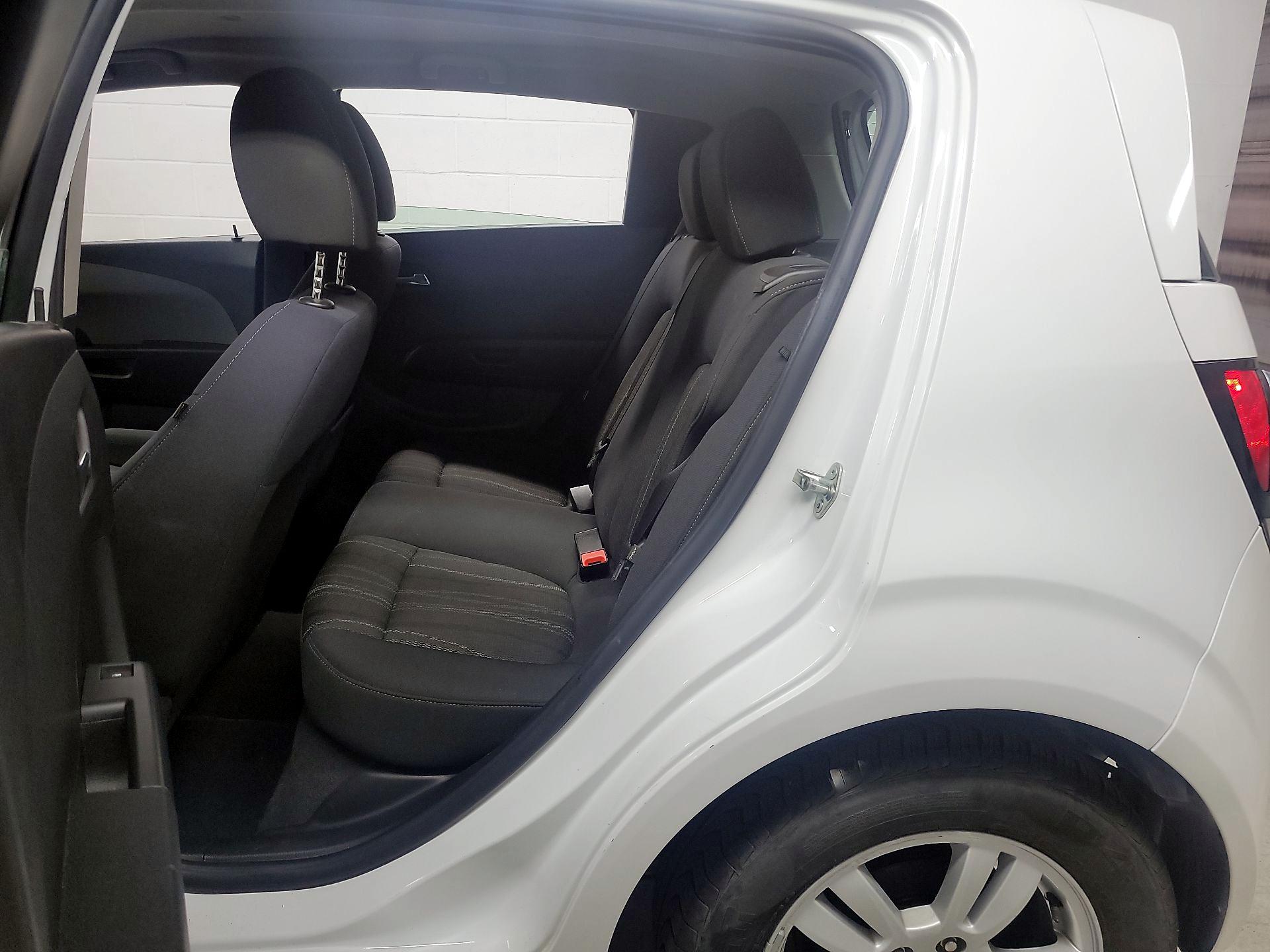 Thumbnail: 2016 Chevrolet Sonic - 17