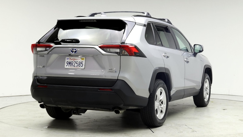 2020 Toyota RAV4 XLE 8