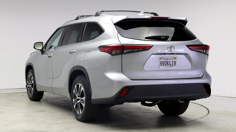 2021 Toyota Highlander XLE 2