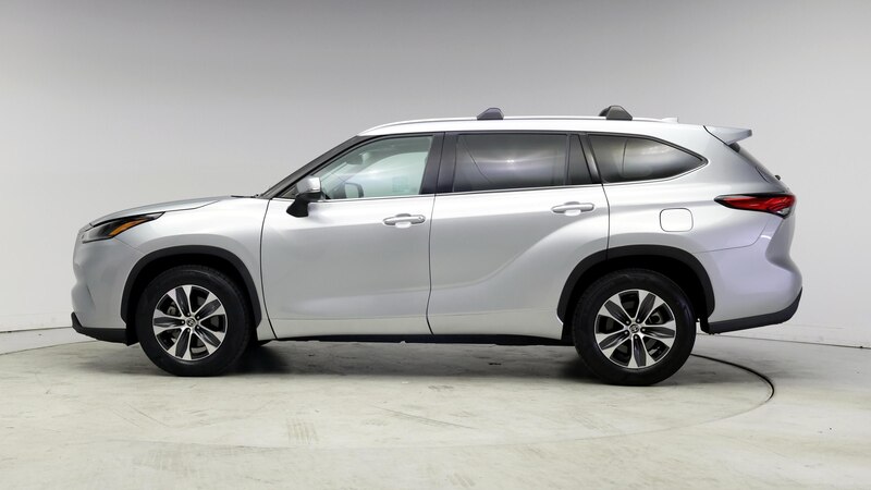 2021 Toyota Highlander XLE 3