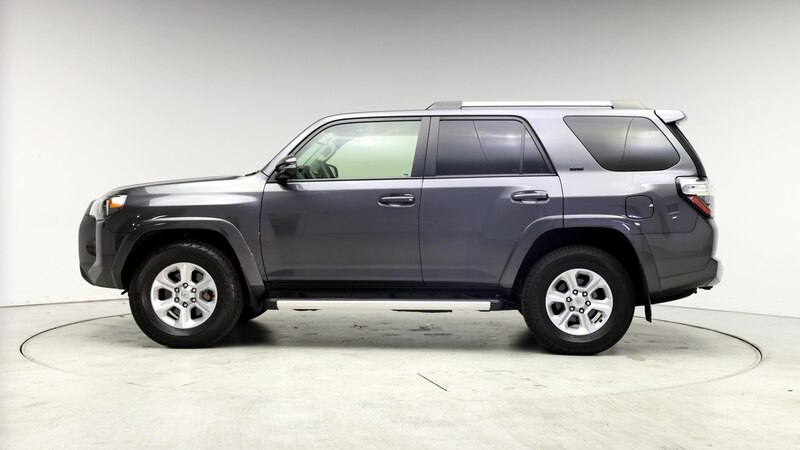 2022 Toyota 4Runner SR5 3