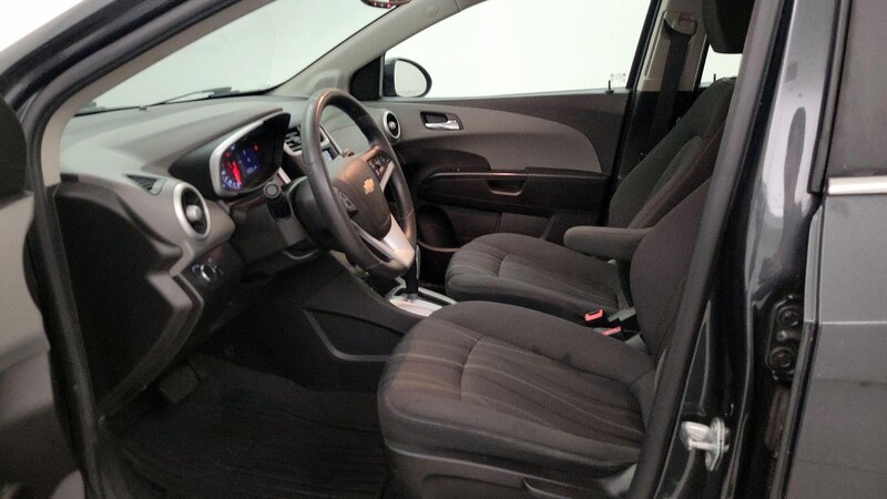 2019 Chevrolet Sonic LT 11