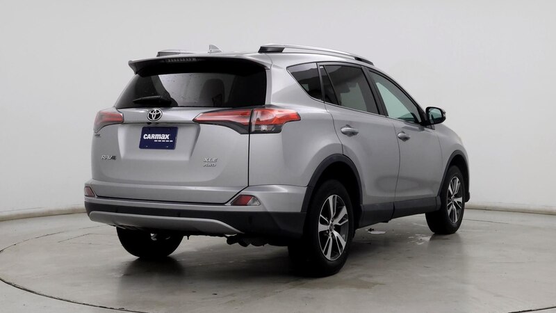 2017 Toyota RAV4 XLE 8