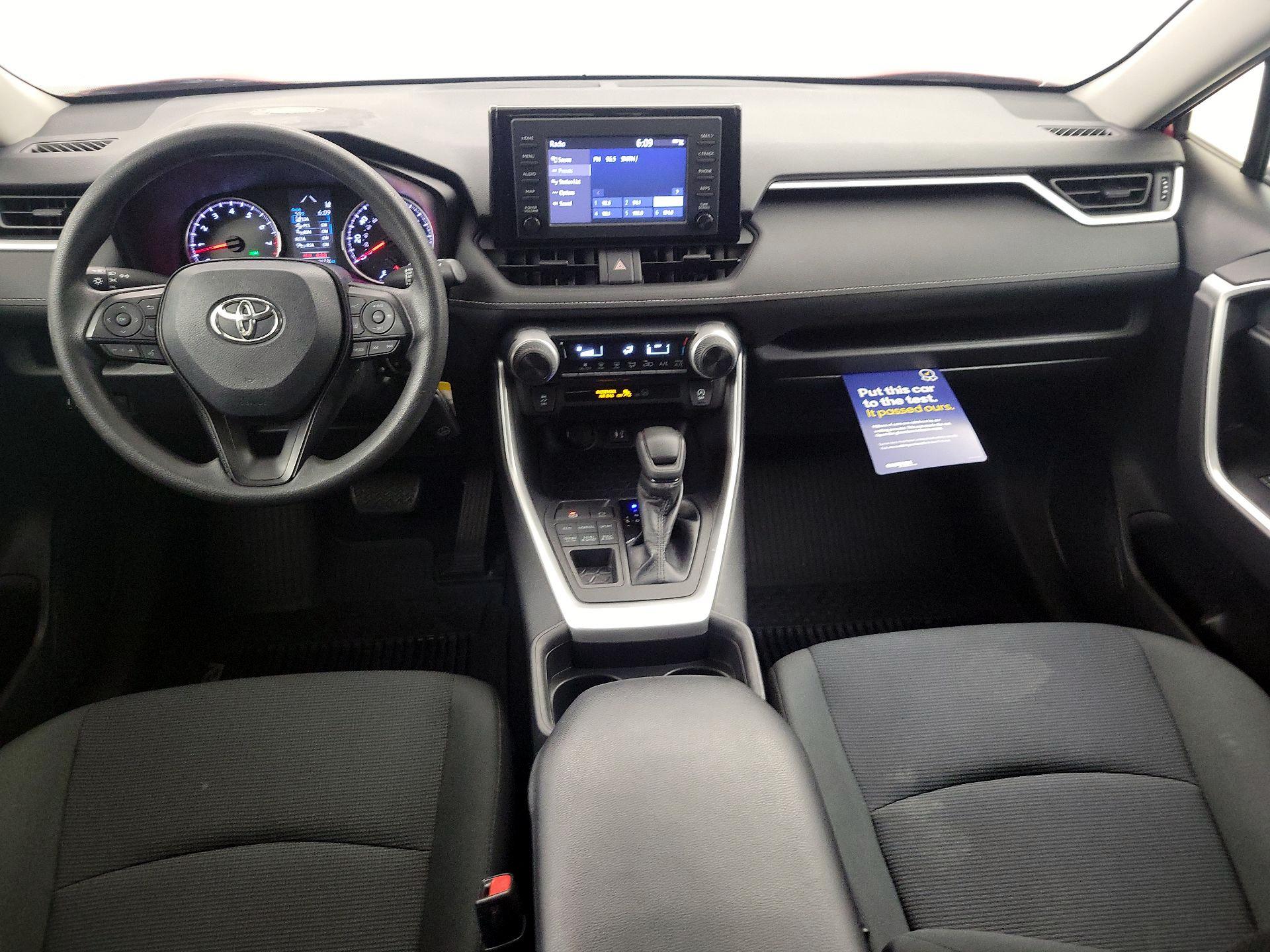 Thumbnail: 2019 Toyota RAV4 - 9