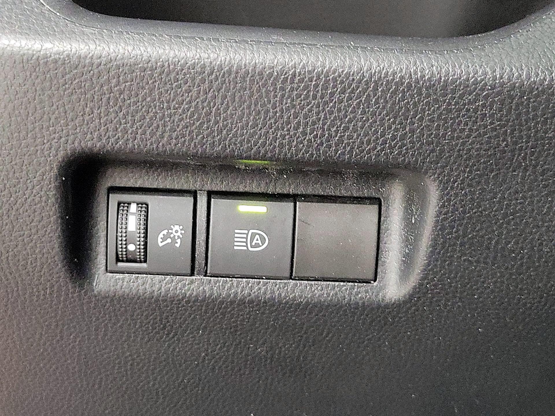 Thumbnail: 2019 Toyota RAV4 - 13