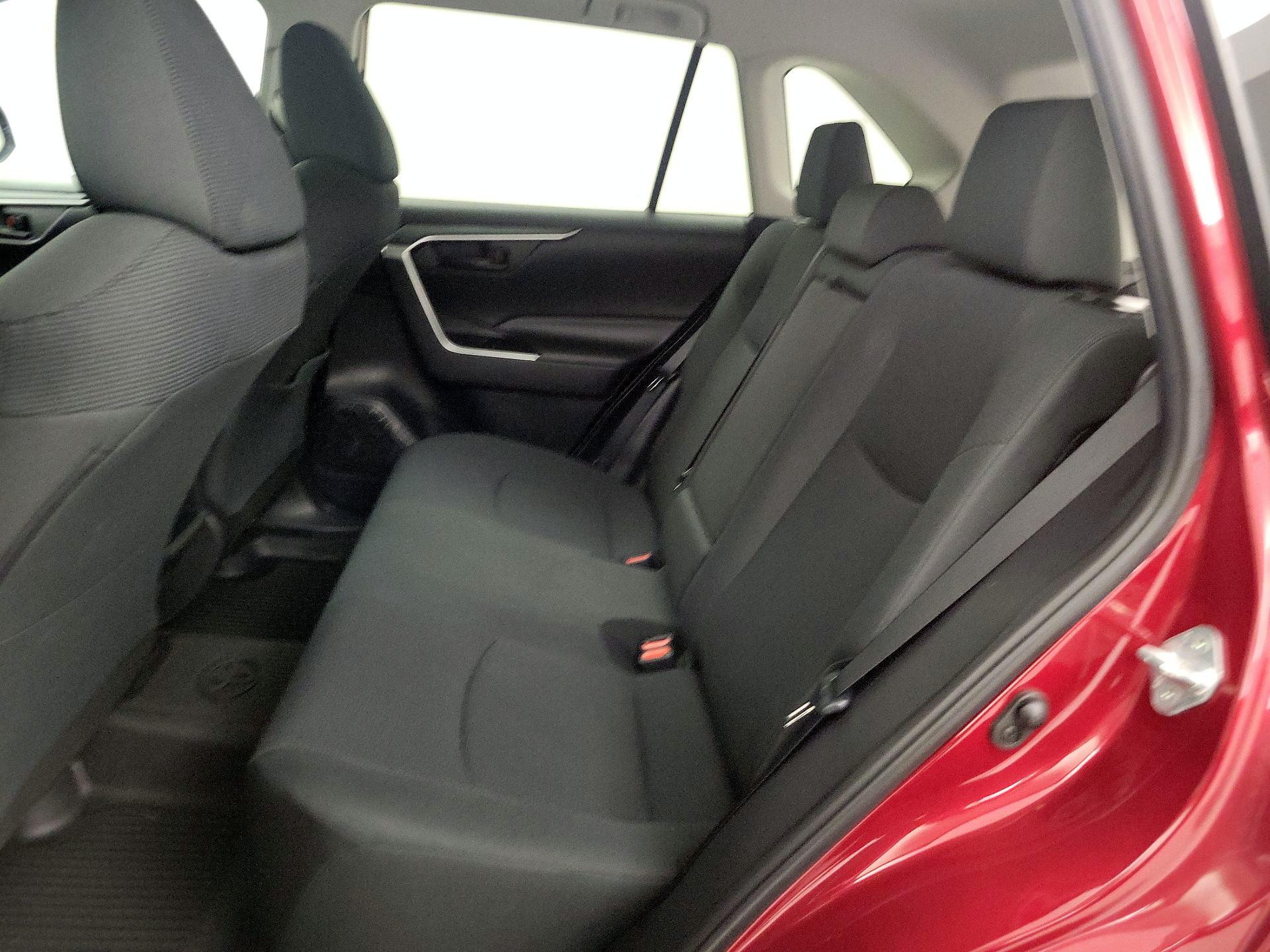 Thumbnail: 2019 Toyota RAV4 - 19