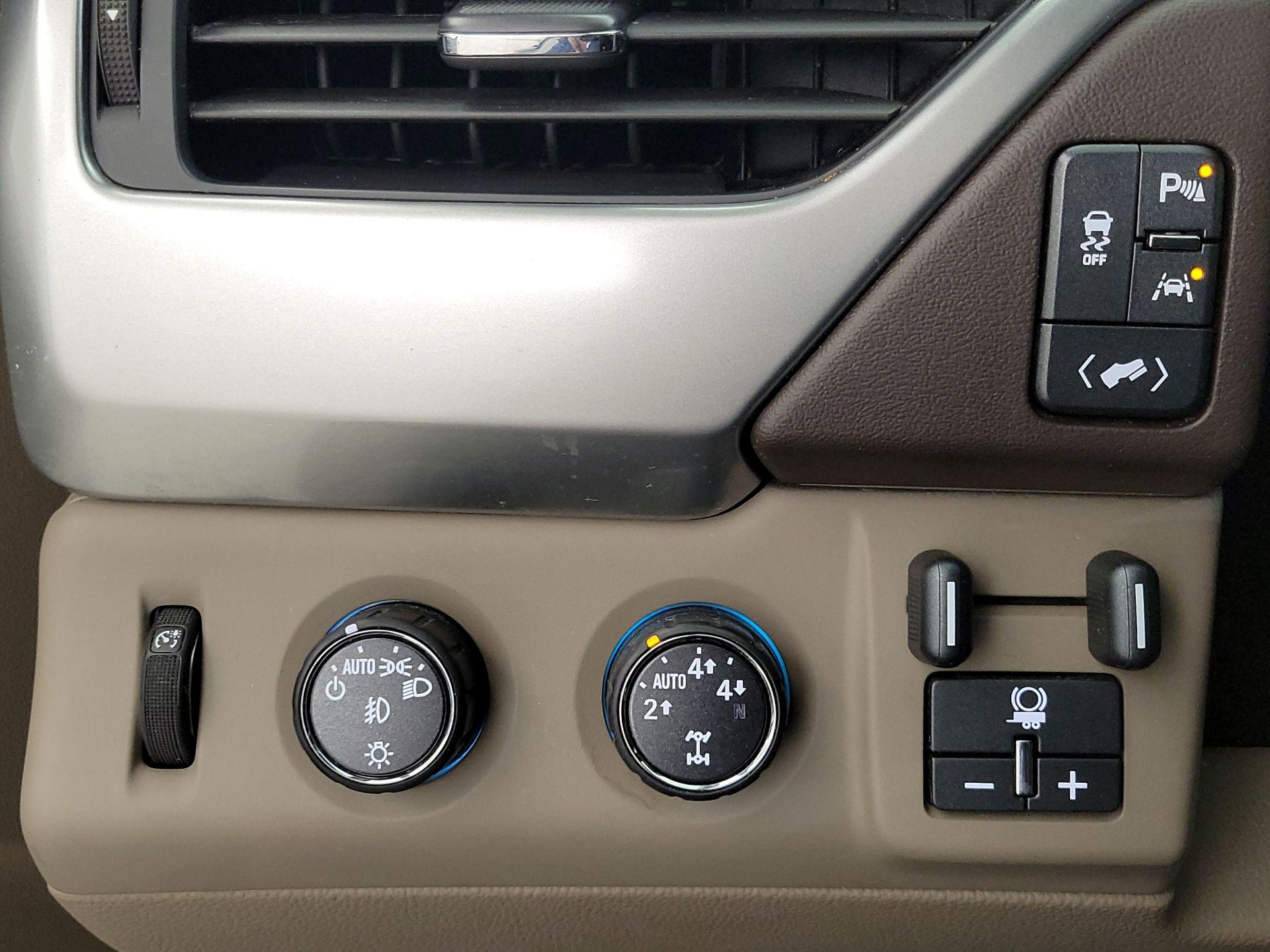 Thumbnail: 2016 Chevrolet Tahoe - 13