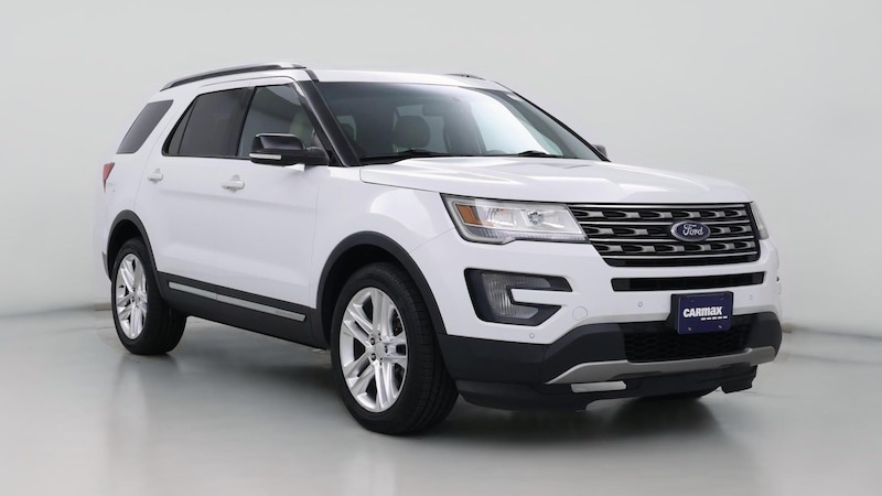 2017 Ford Explorer XLT Hero Image