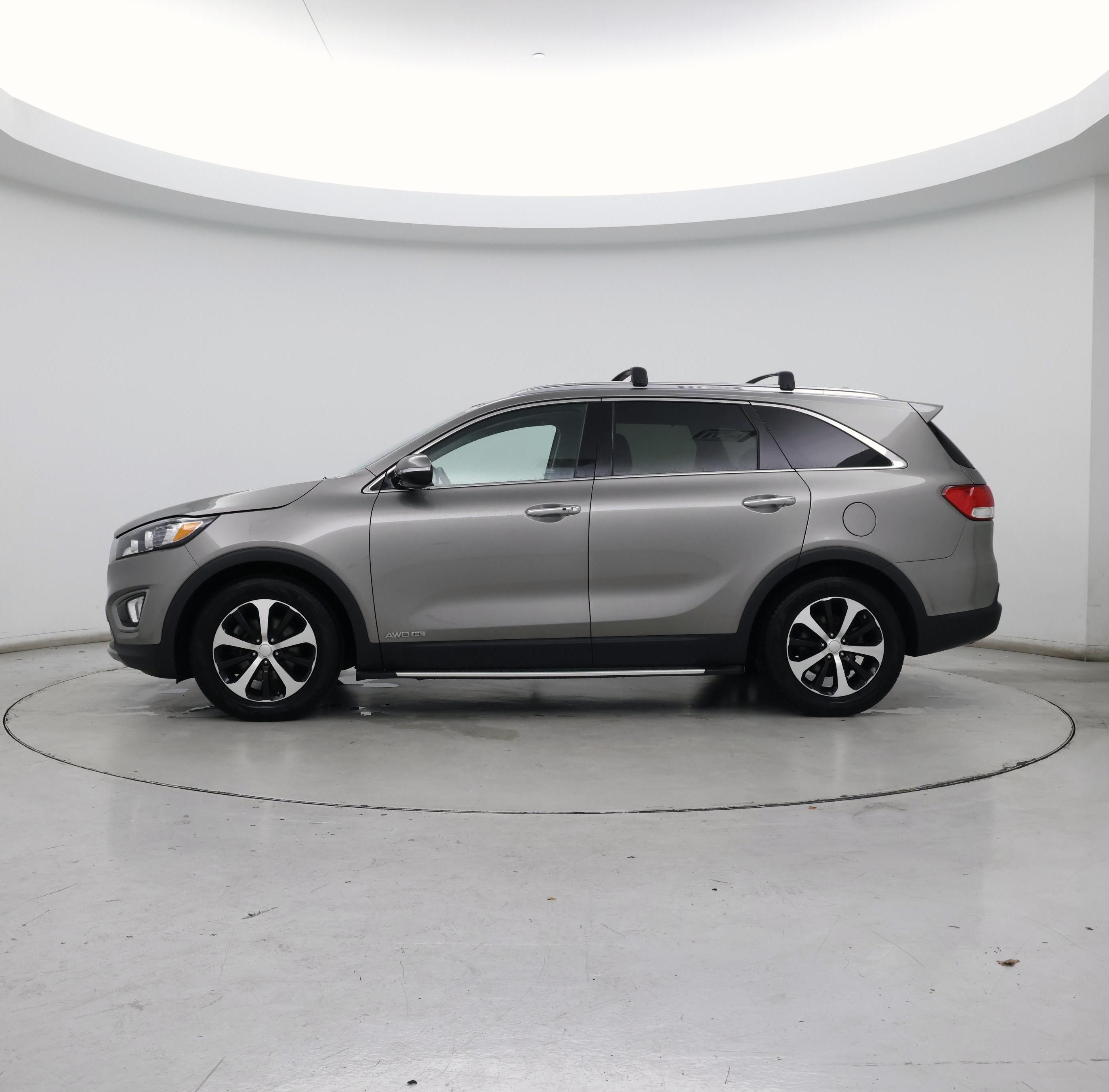 Thumbnail: 2016 Kia Sorento - 3