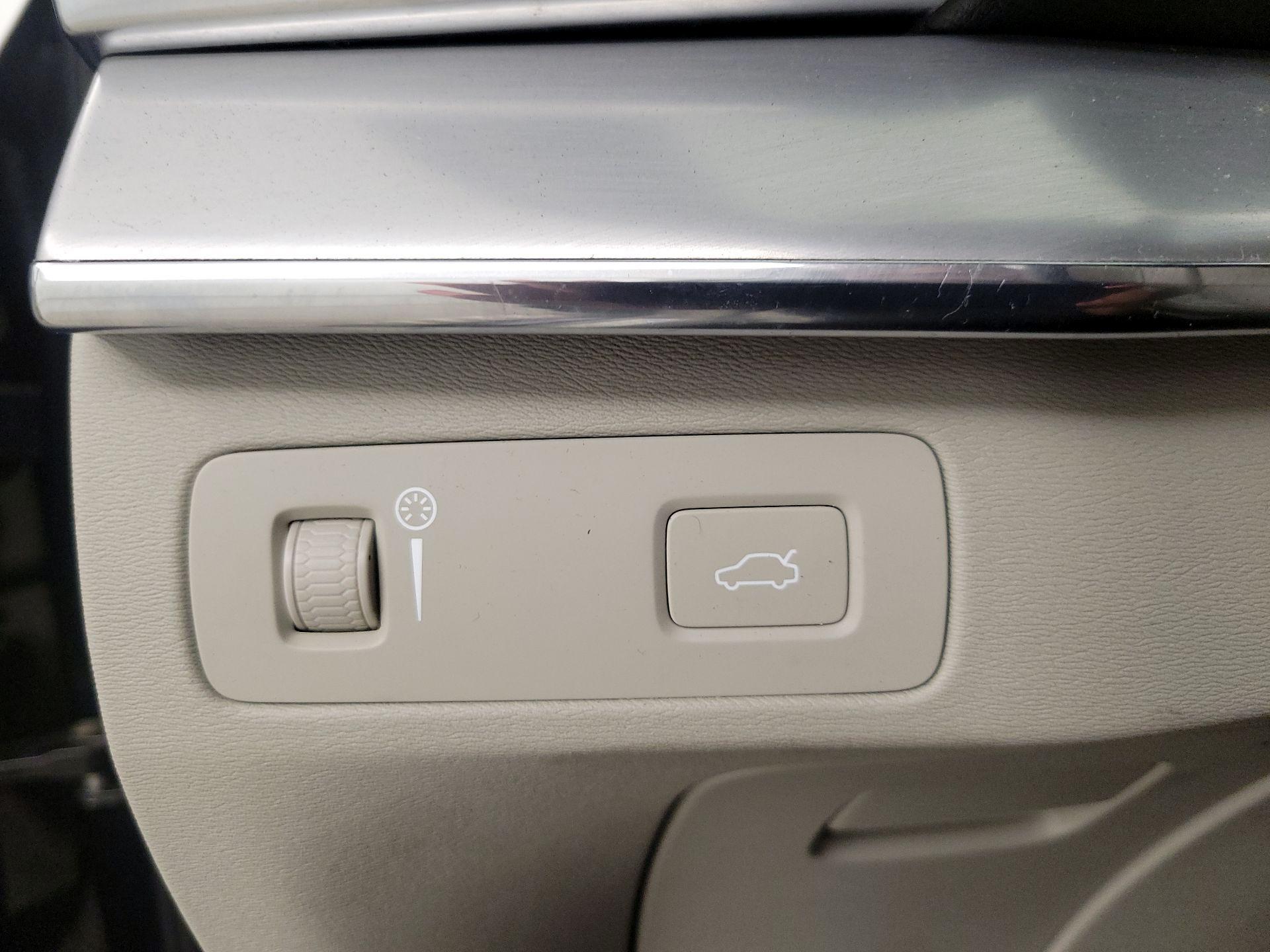 Thumbnail: 2016 Volvo XC90 - 13