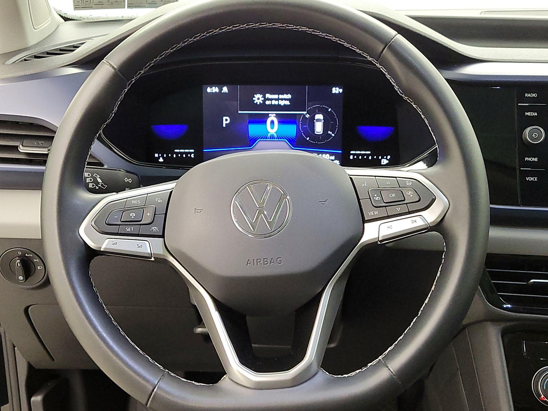 Thumbnail: 2023 Volkswagen Taos - 10
