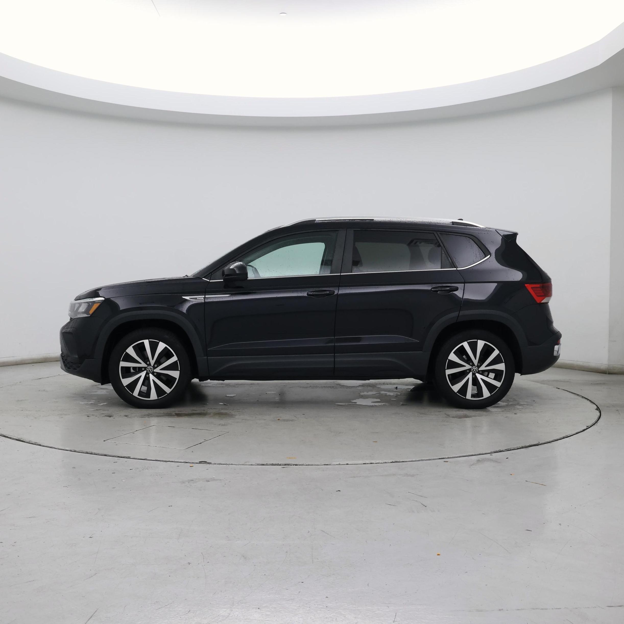 Thumbnail: 2023 Volkswagen Taos - 3