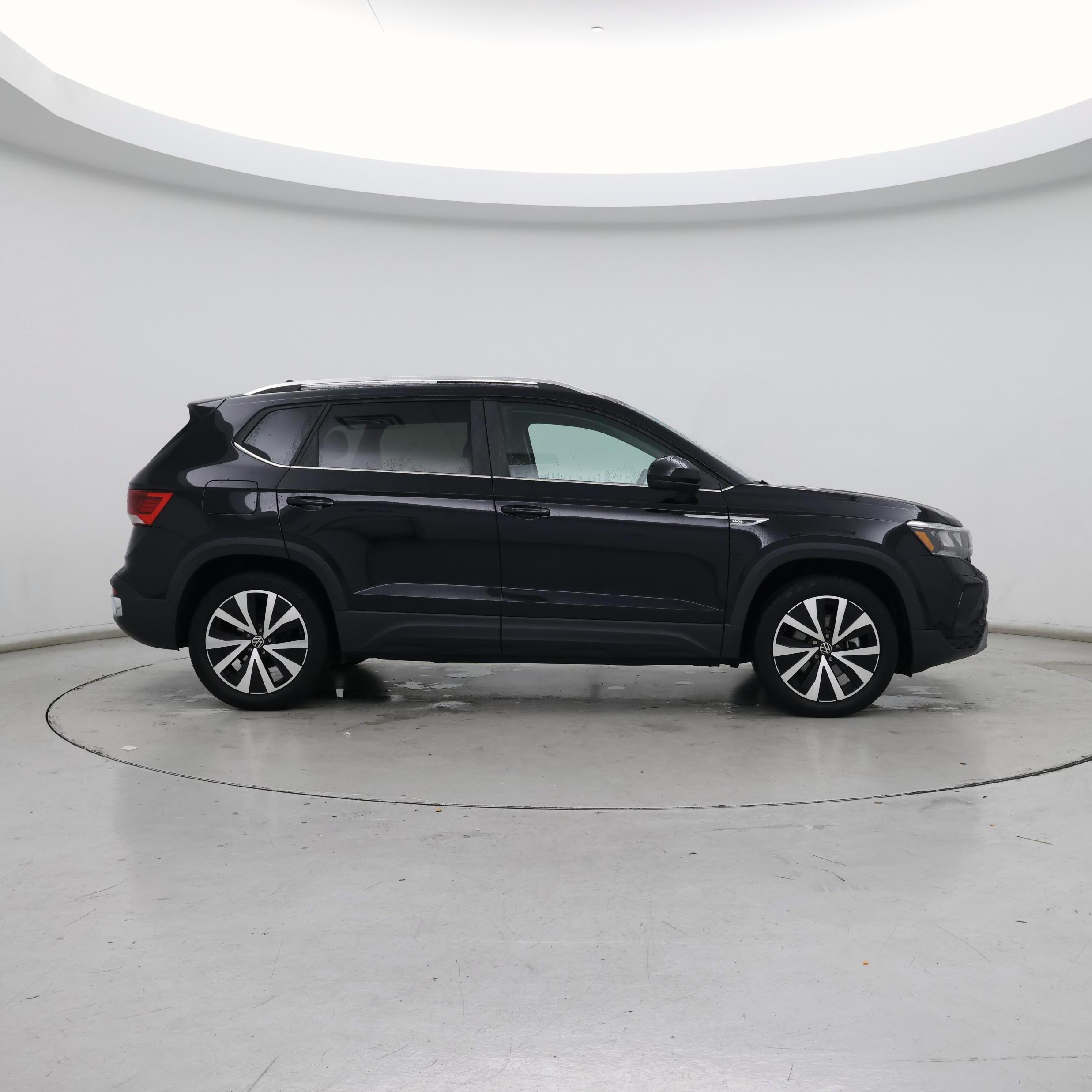 Thumbnail: 2023 Volkswagen Taos - 7