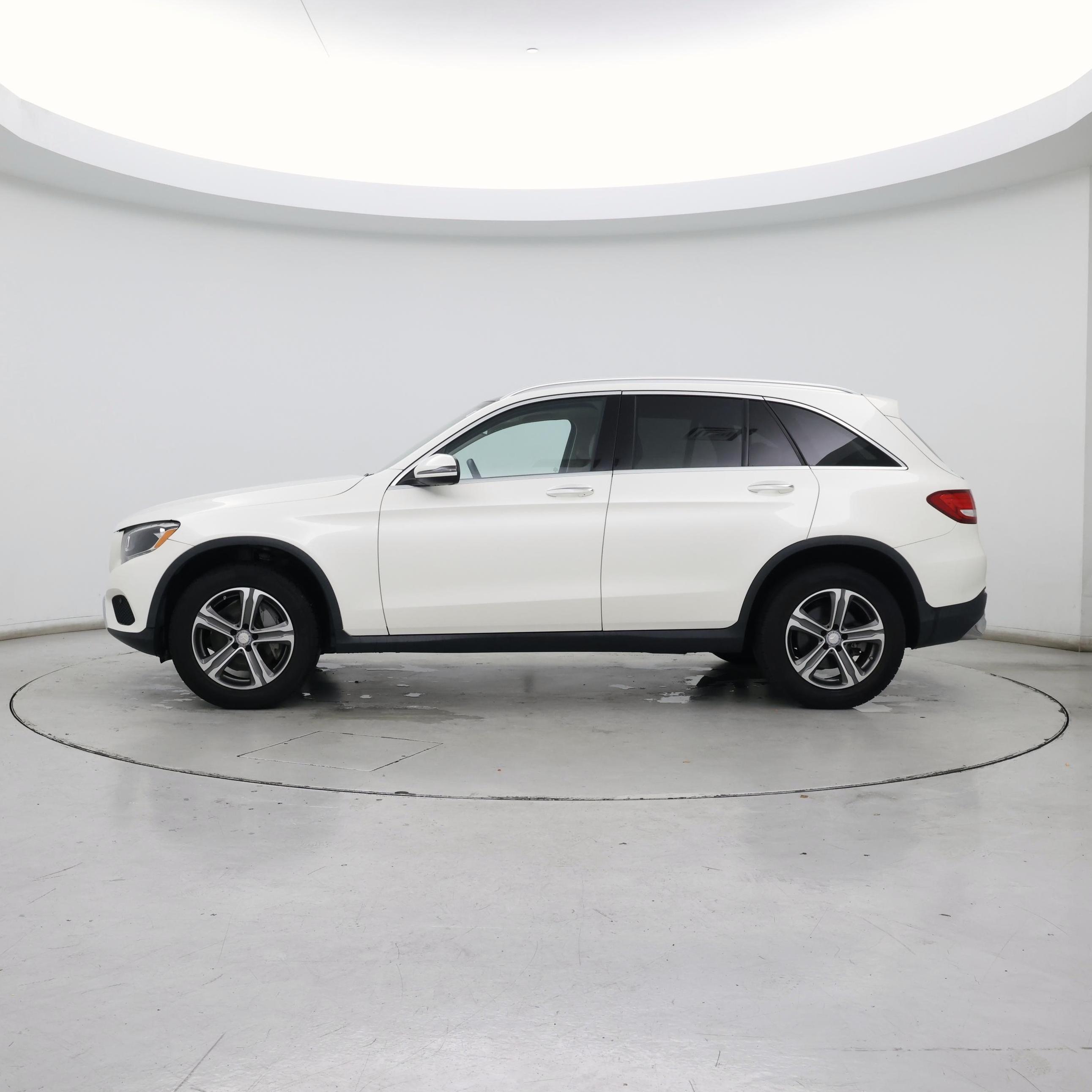 Thumbnail: 2017 Mercedes-Benz GLC - 3
