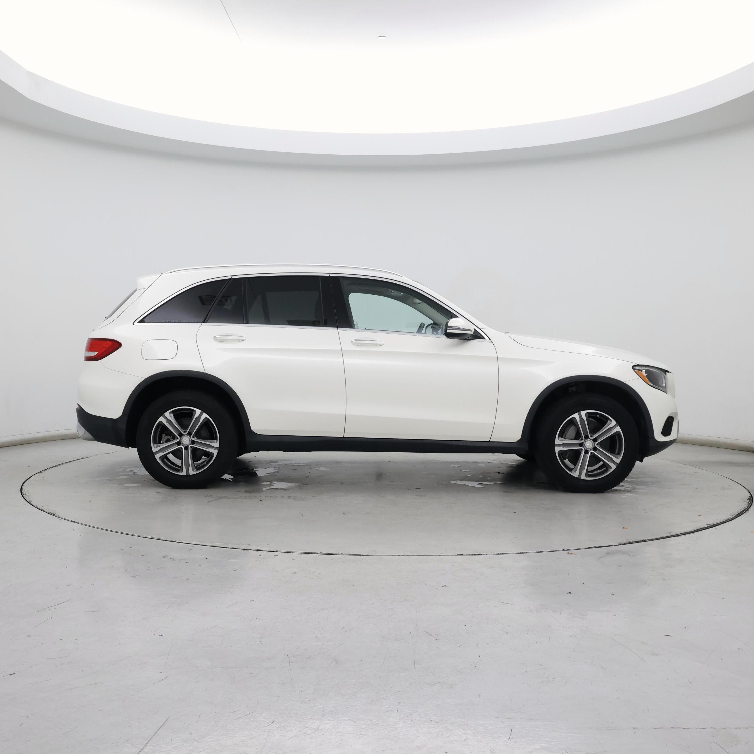 Thumbnail: 2017 Mercedes-Benz GLC - 7