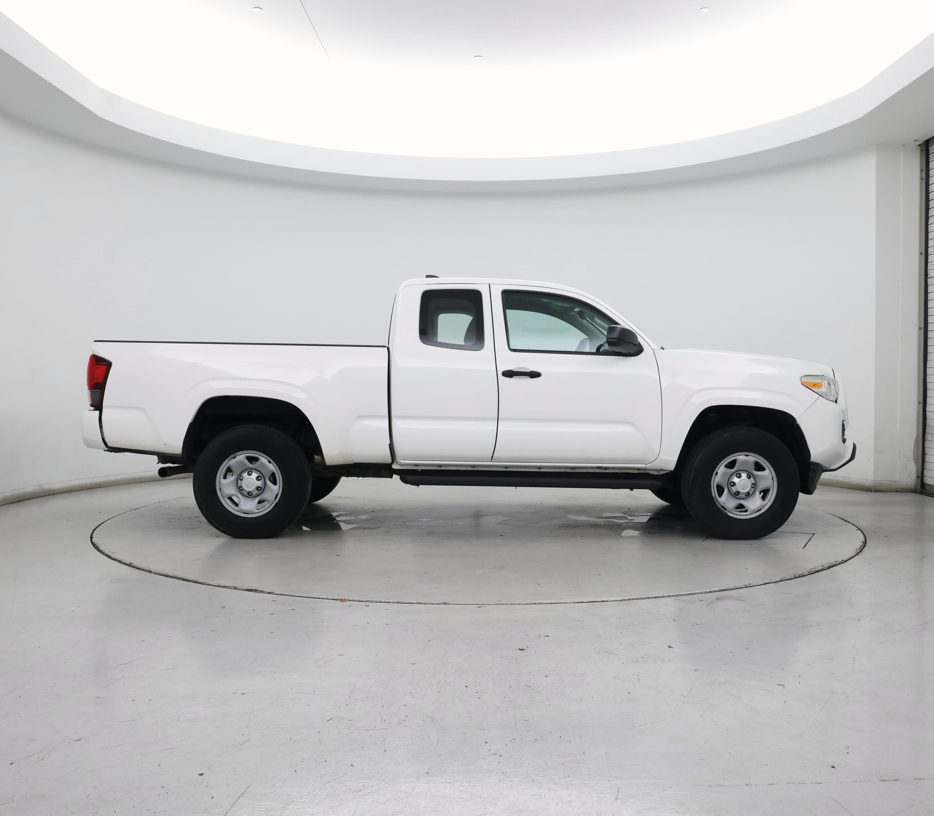 Thumbnail: 2018 Toyota Tacoma - 7