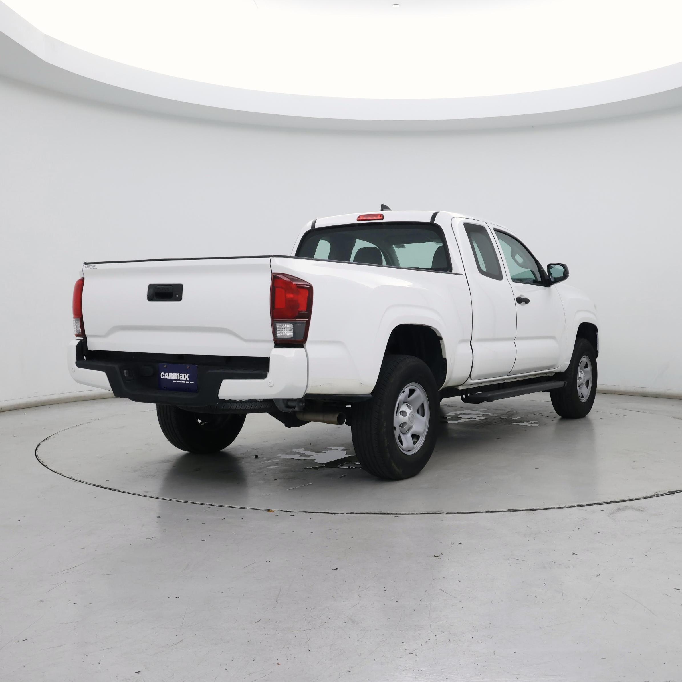 Thumbnail: 2018 Toyota Tacoma - 8