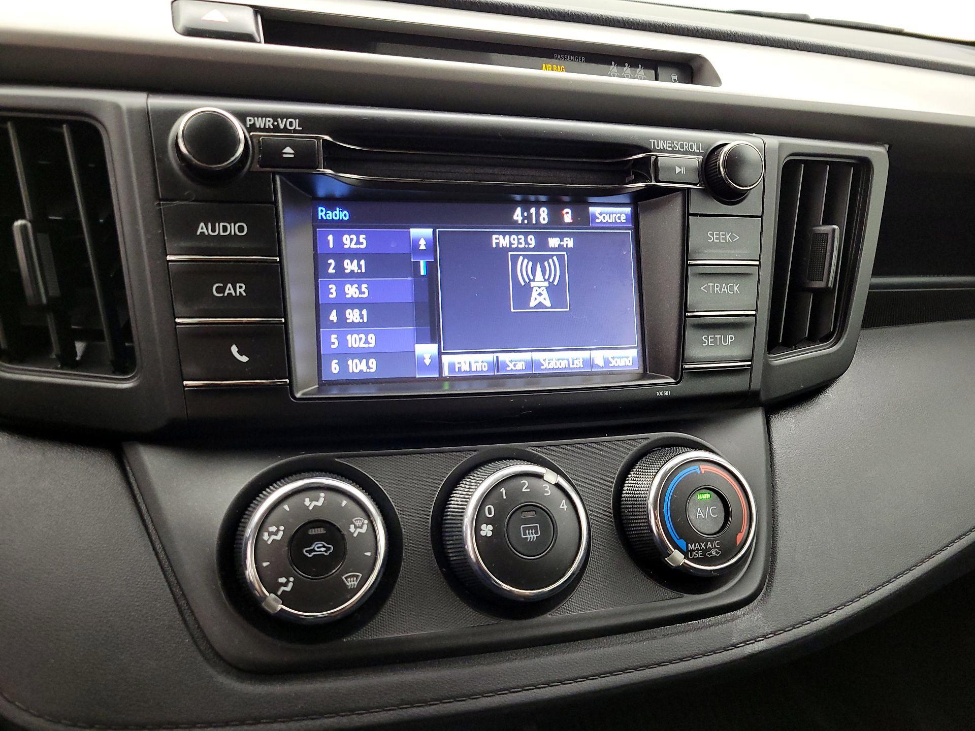 Thumbnail: 2017 Toyota RAV4 - 15