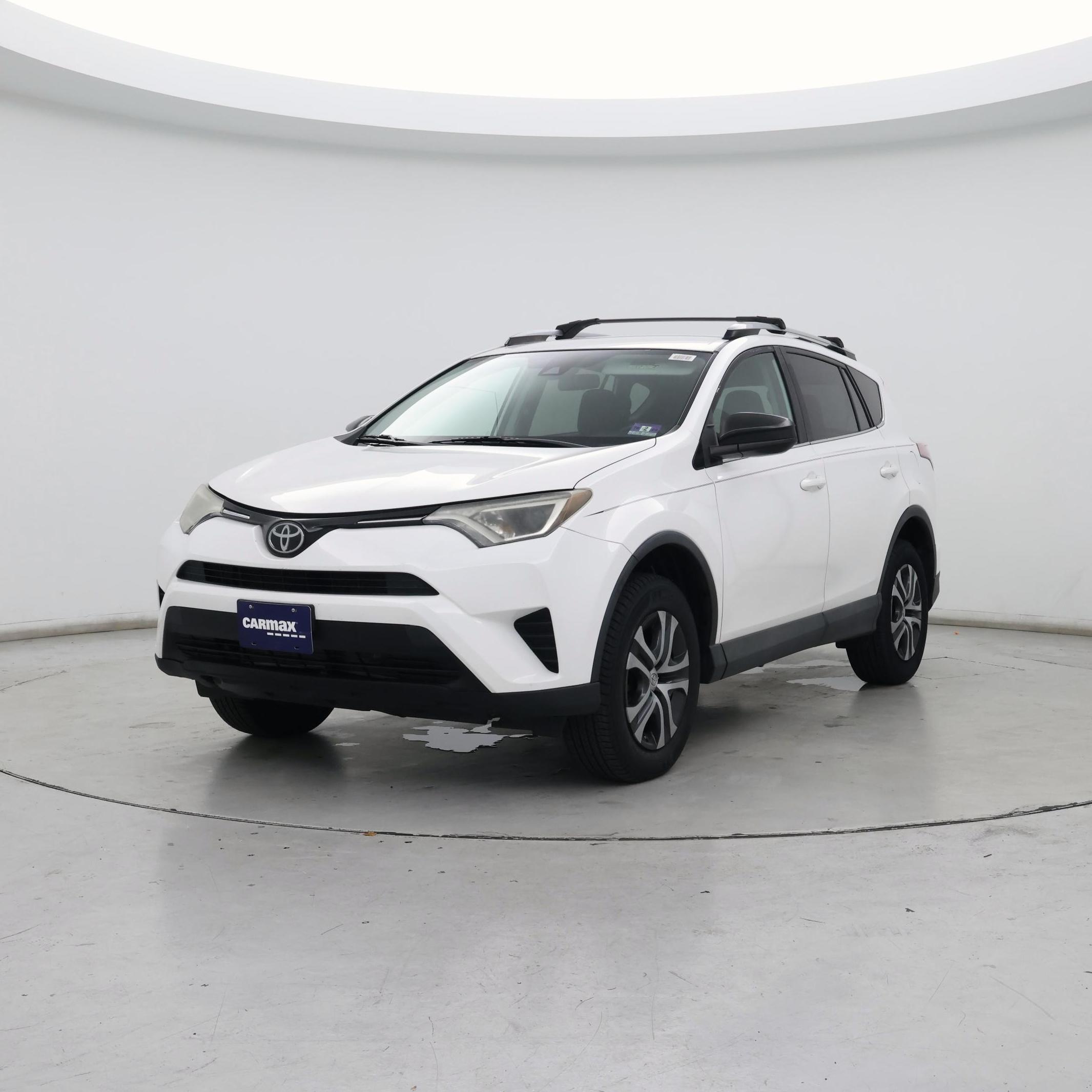 Thumbnail: 2017 Toyota RAV4 - 4
