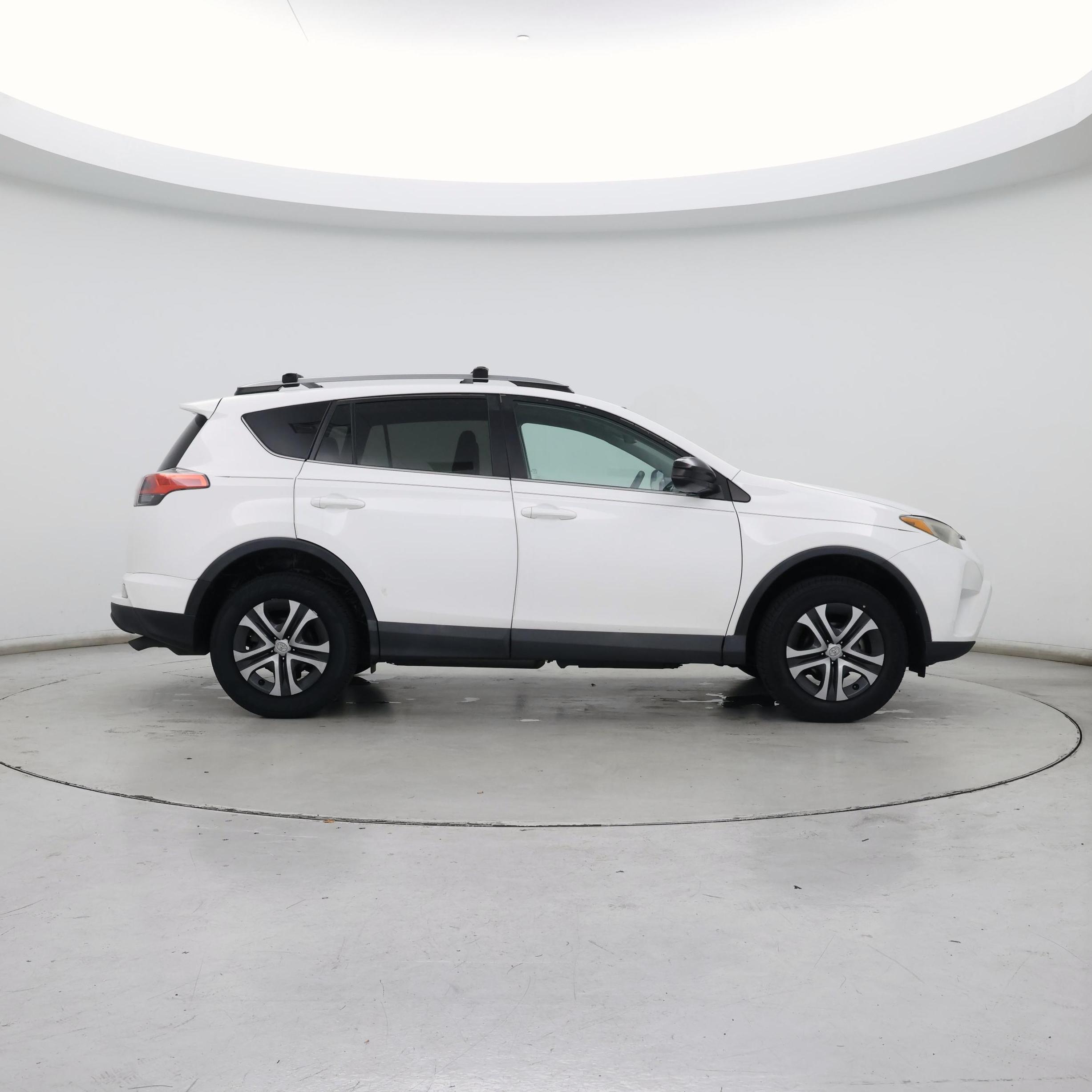 Thumbnail: 2017 Toyota RAV4 - 7