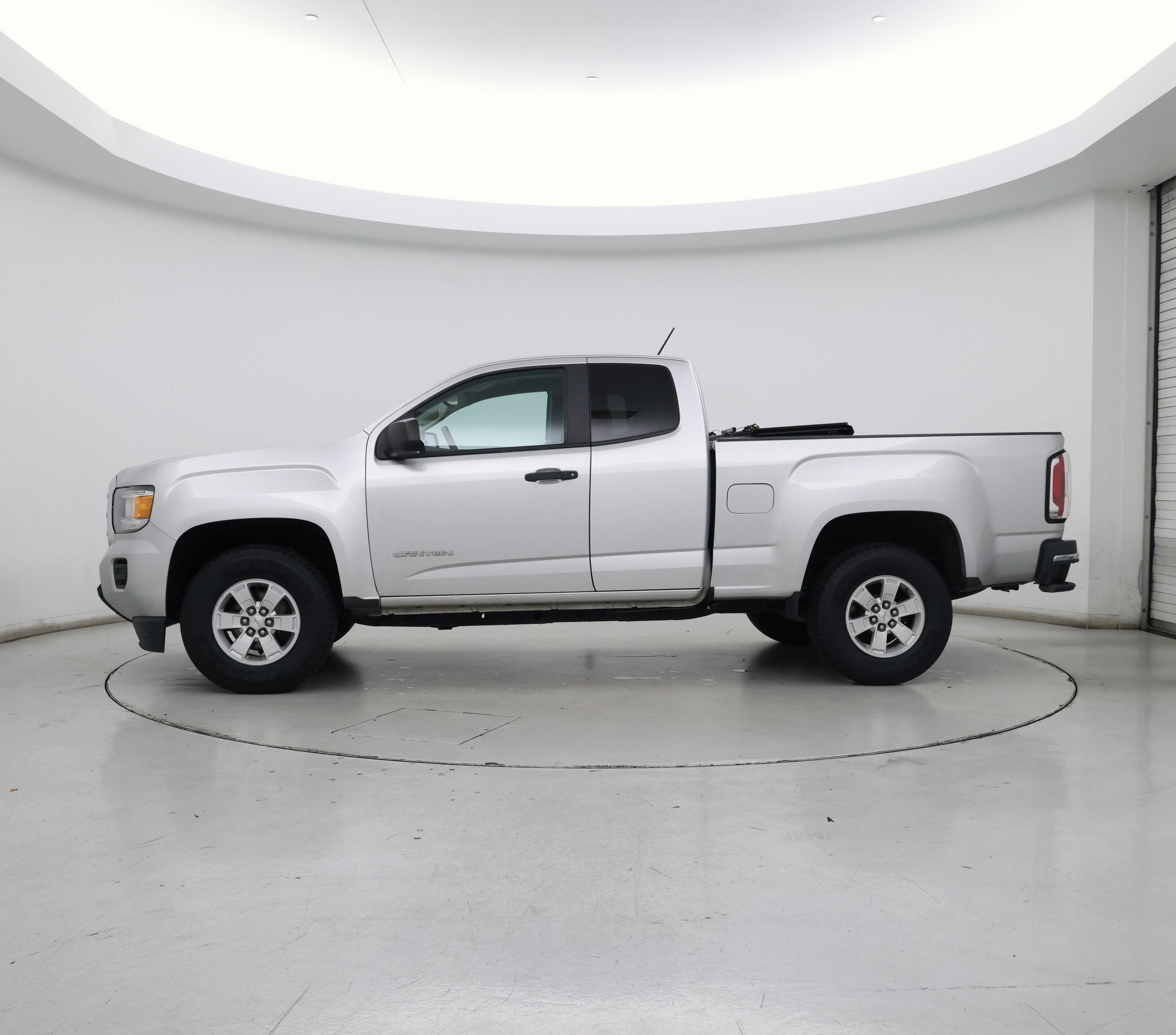 Thumbnail: 2016 GMC Canyon - 3