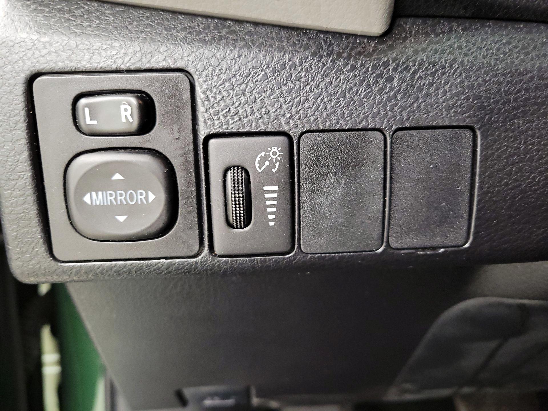 Thumbnail: 2014 Toyota Corolla - 13