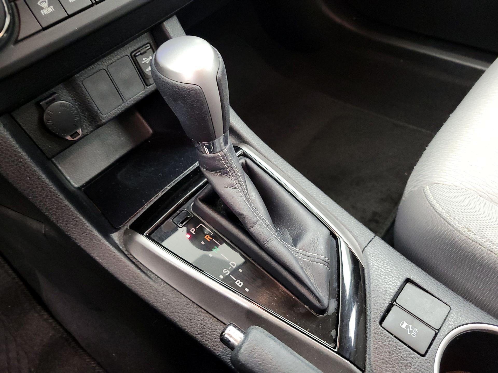Thumbnail: 2014 Toyota Corolla - 17