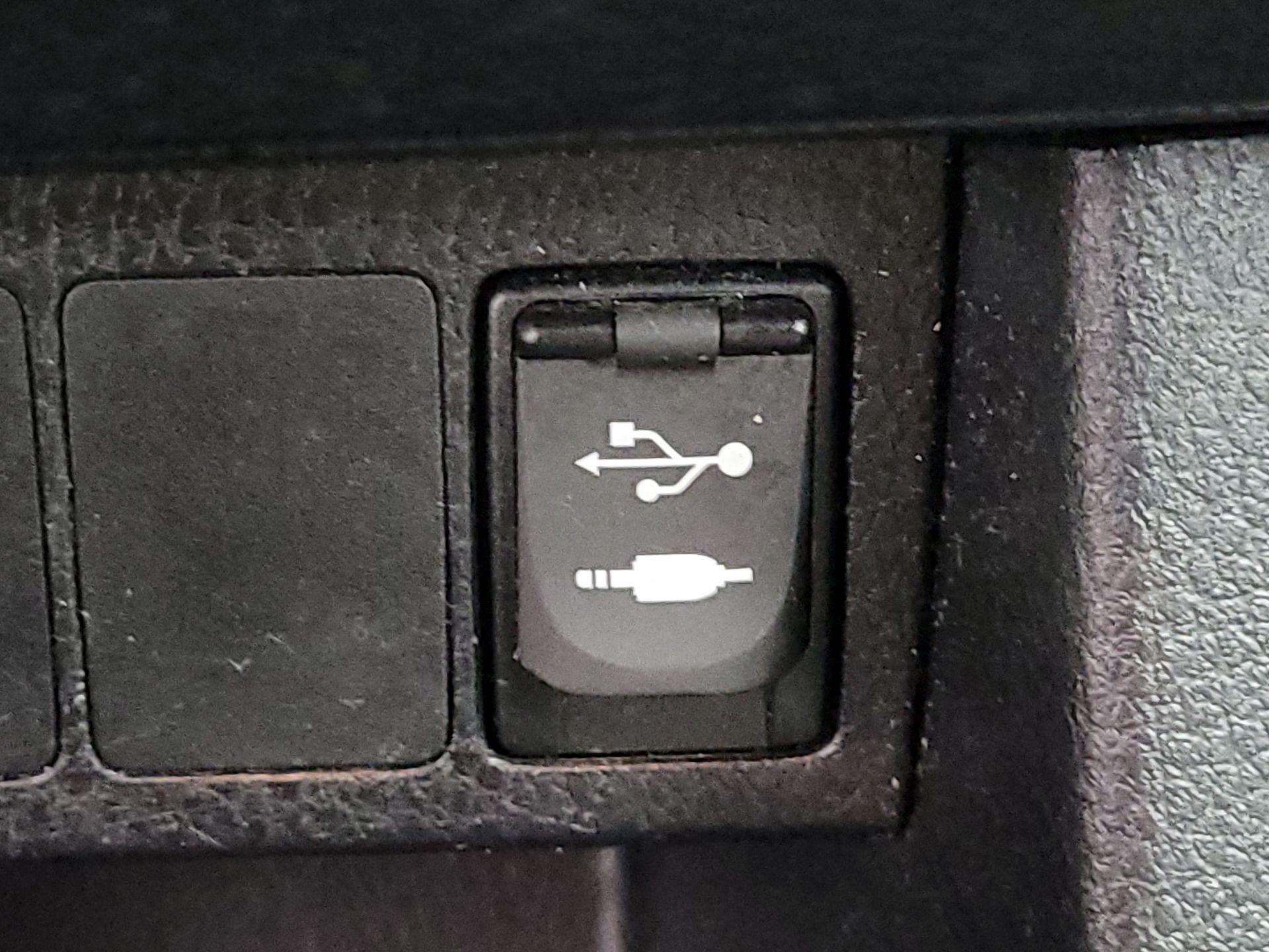 Thumbnail: 2014 Toyota Corolla - 18