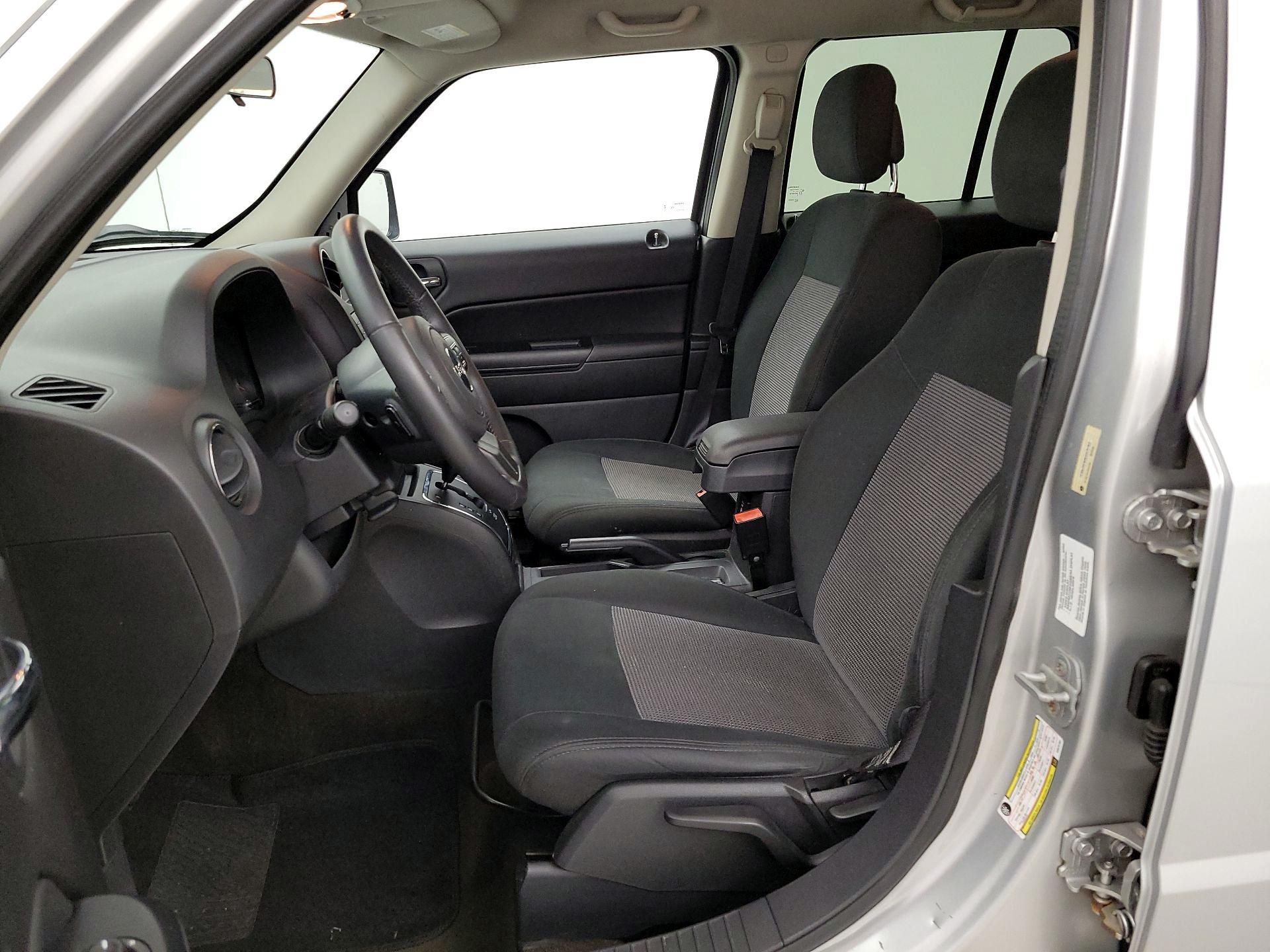 Thumbnail: 2014 Jeep Patriot - 11