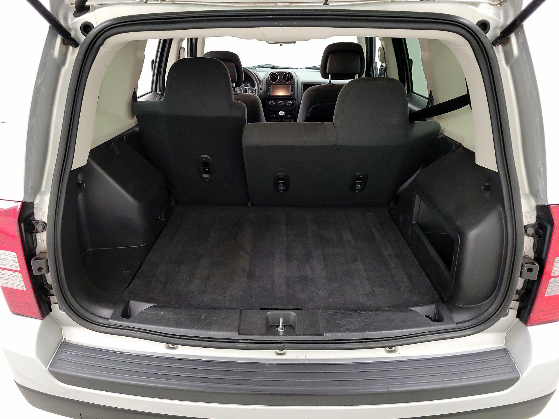 Thumbnail: 2014 Jeep Patriot - 17