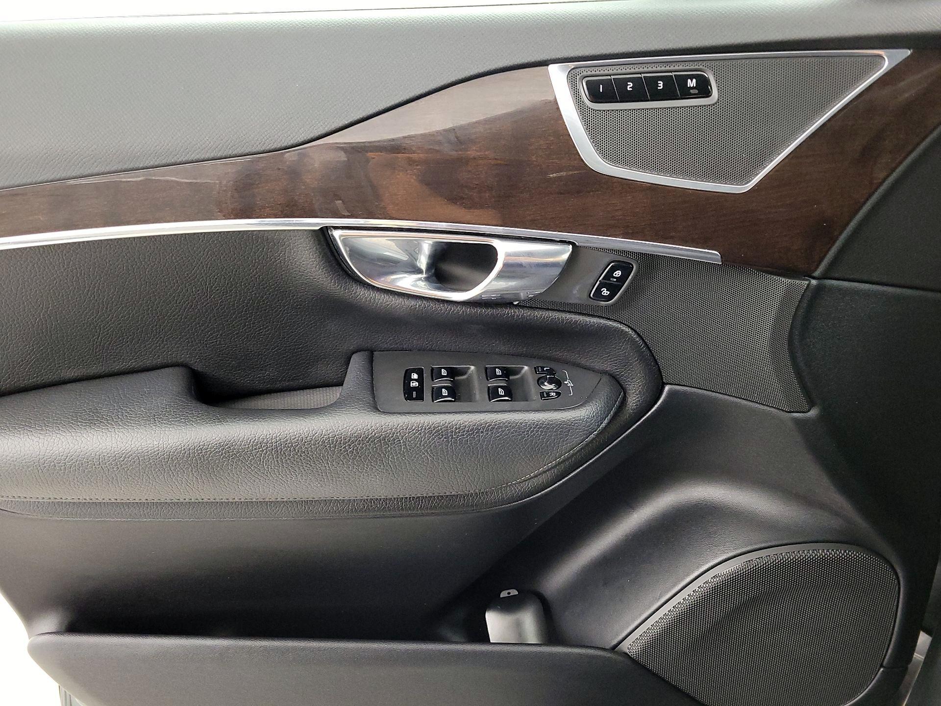 Thumbnail: 2018 Volvo XC90 - 12