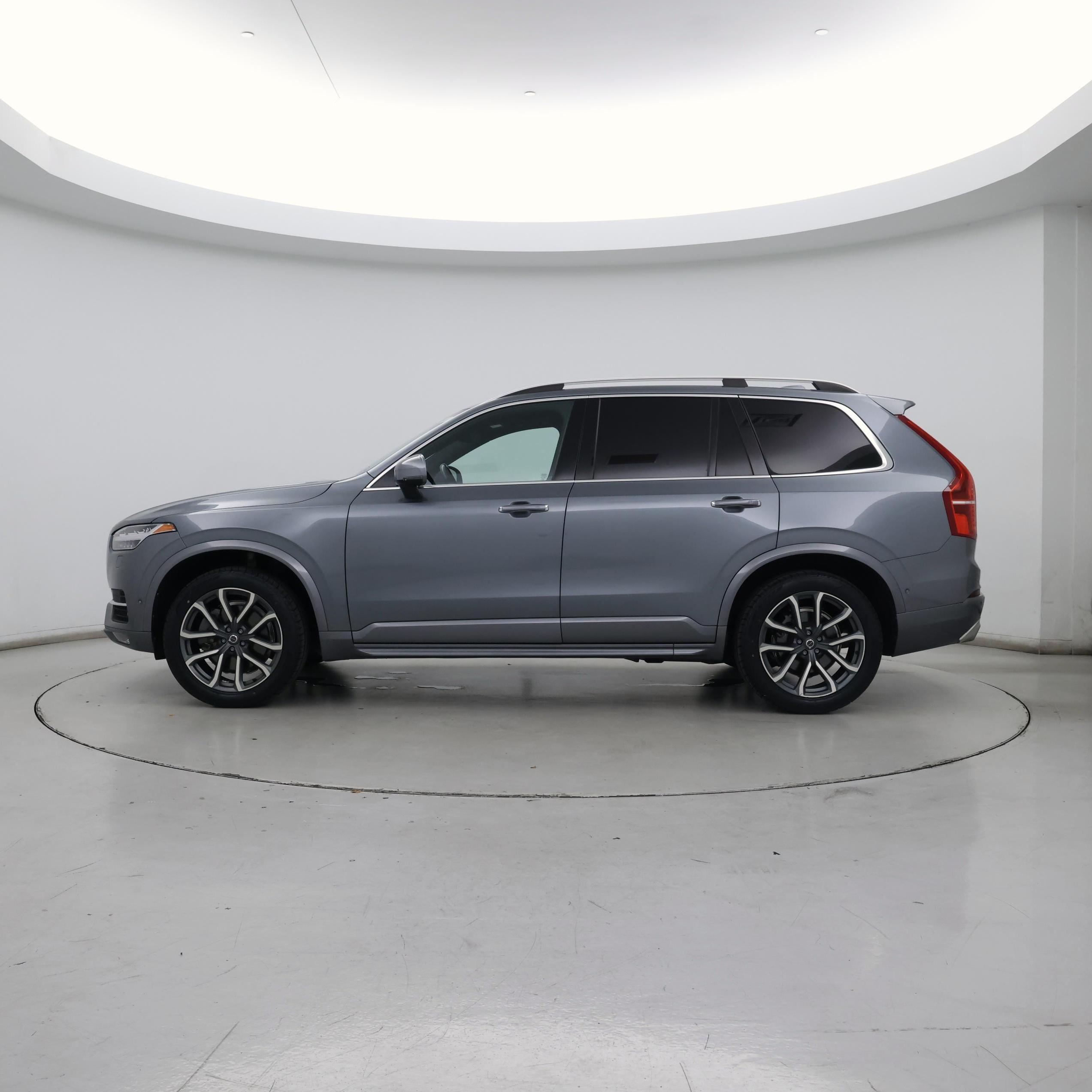 Thumbnail: 2018 Volvo XC90 - 3