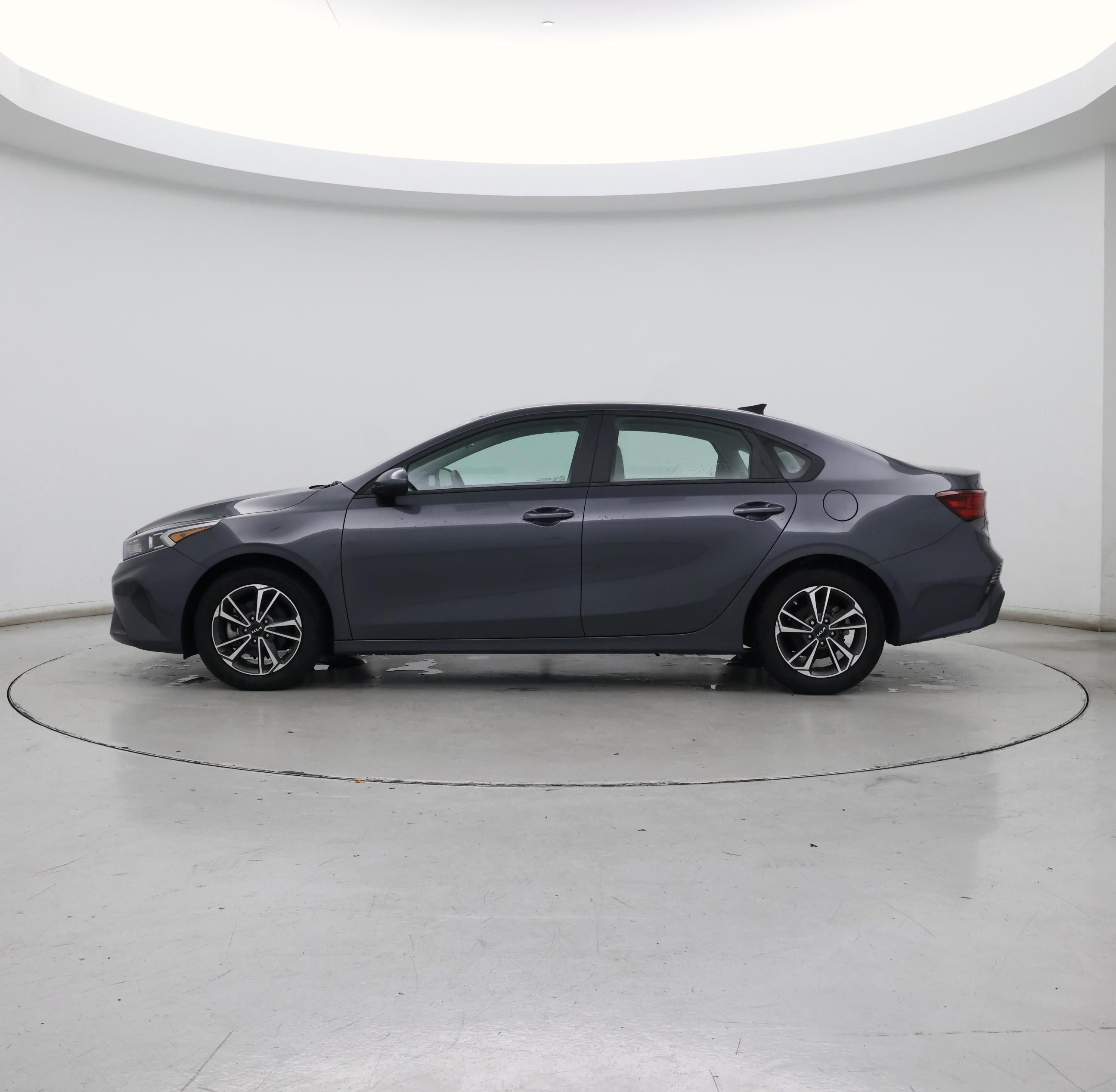 Thumbnail: 2023 Kia Forte - 3