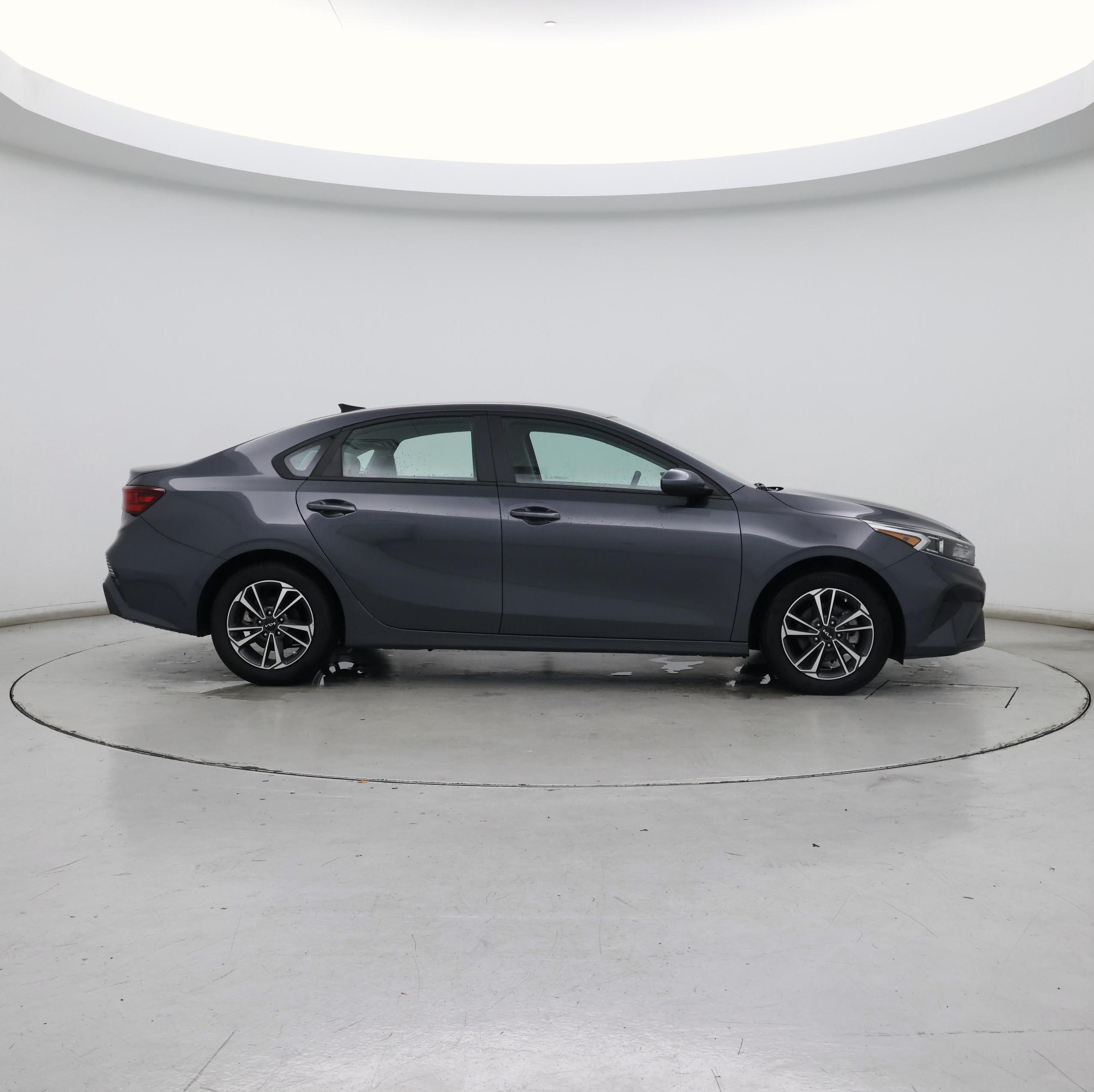 Thumbnail: 2023 Kia Forte - 7