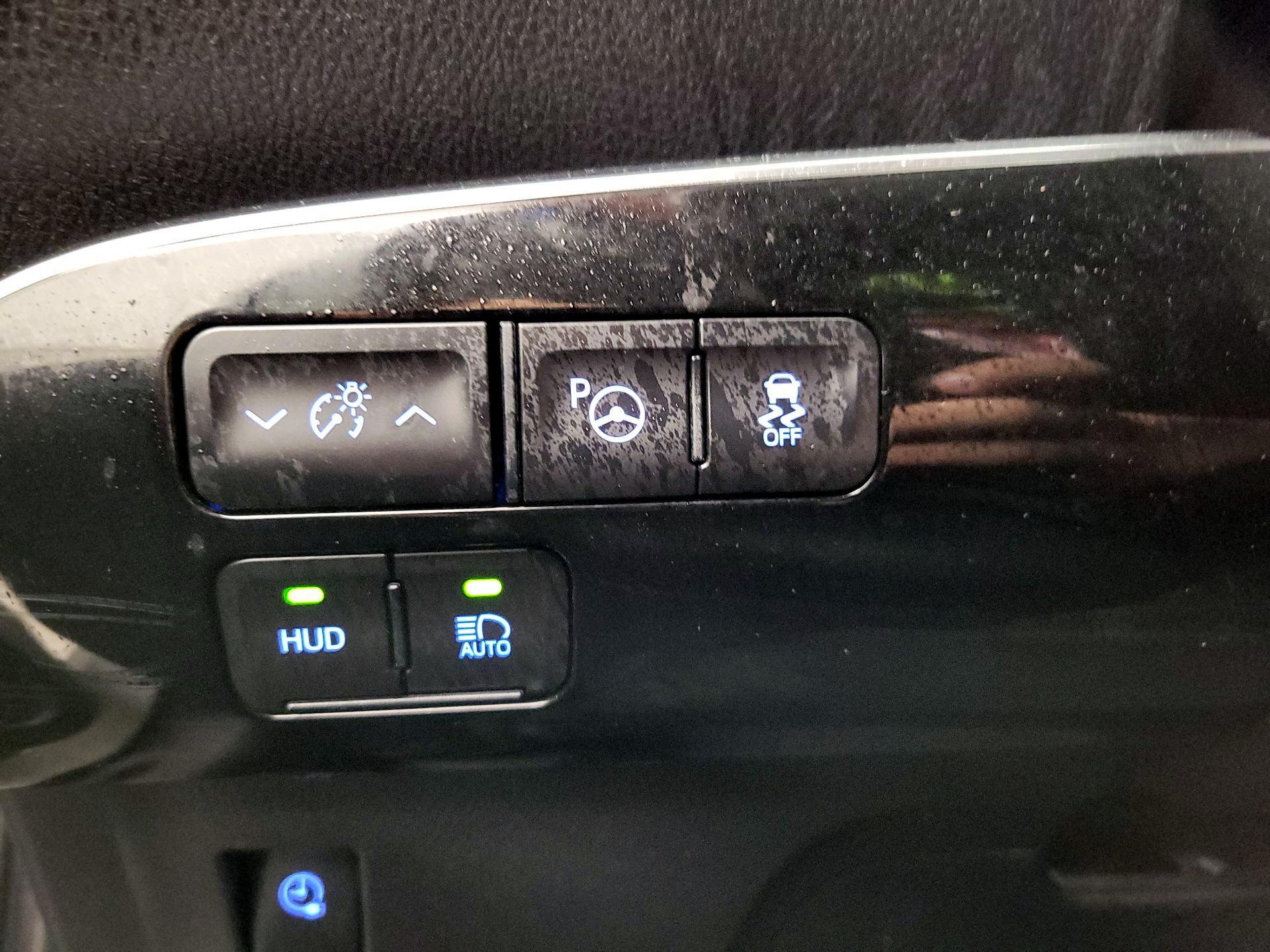Thumbnail: 2021 Toyota Prius Prime - 13