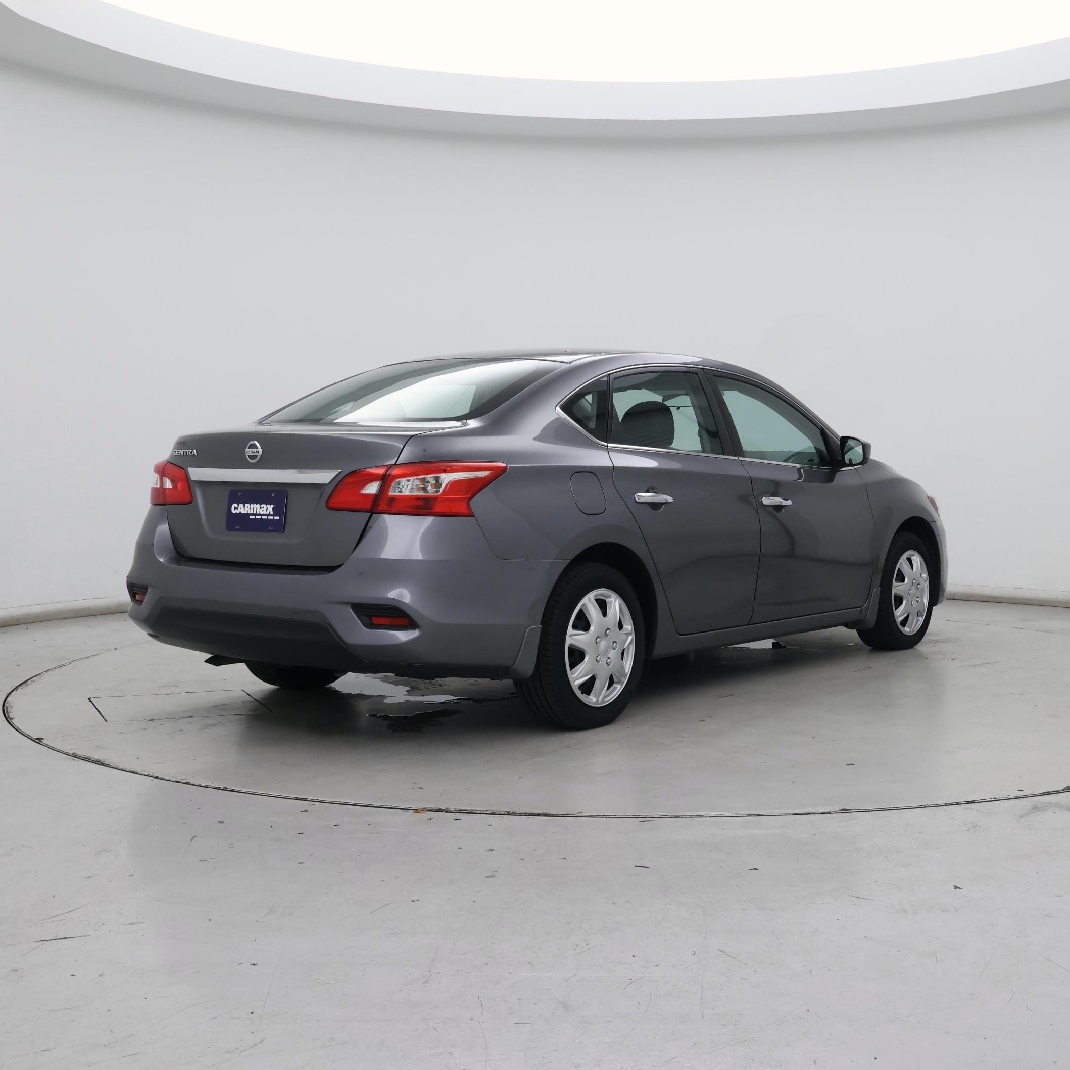 Thumbnail: 2017 Nissan Sentra - 8