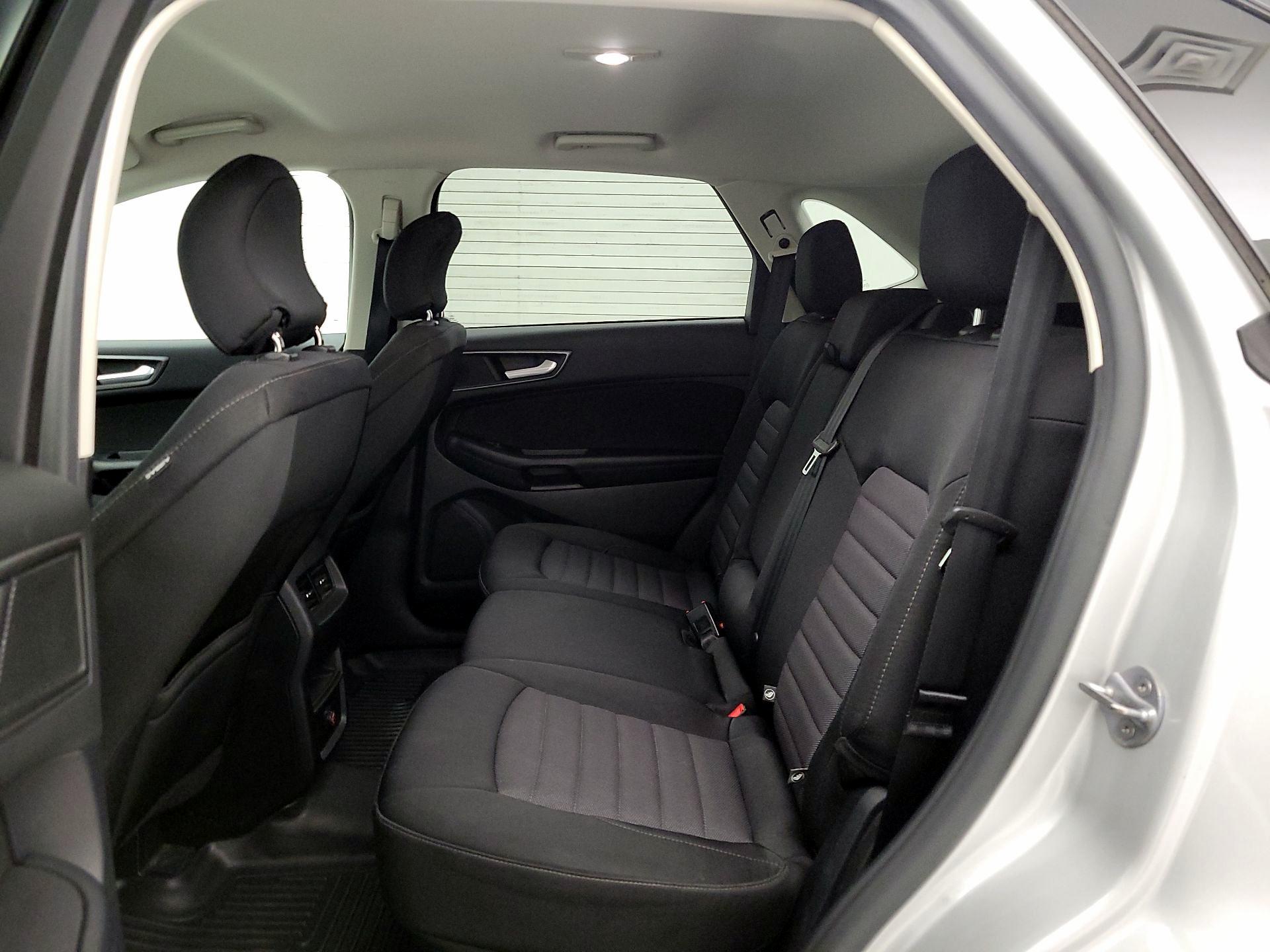 Thumbnail: 2016 Ford Edge - 19
