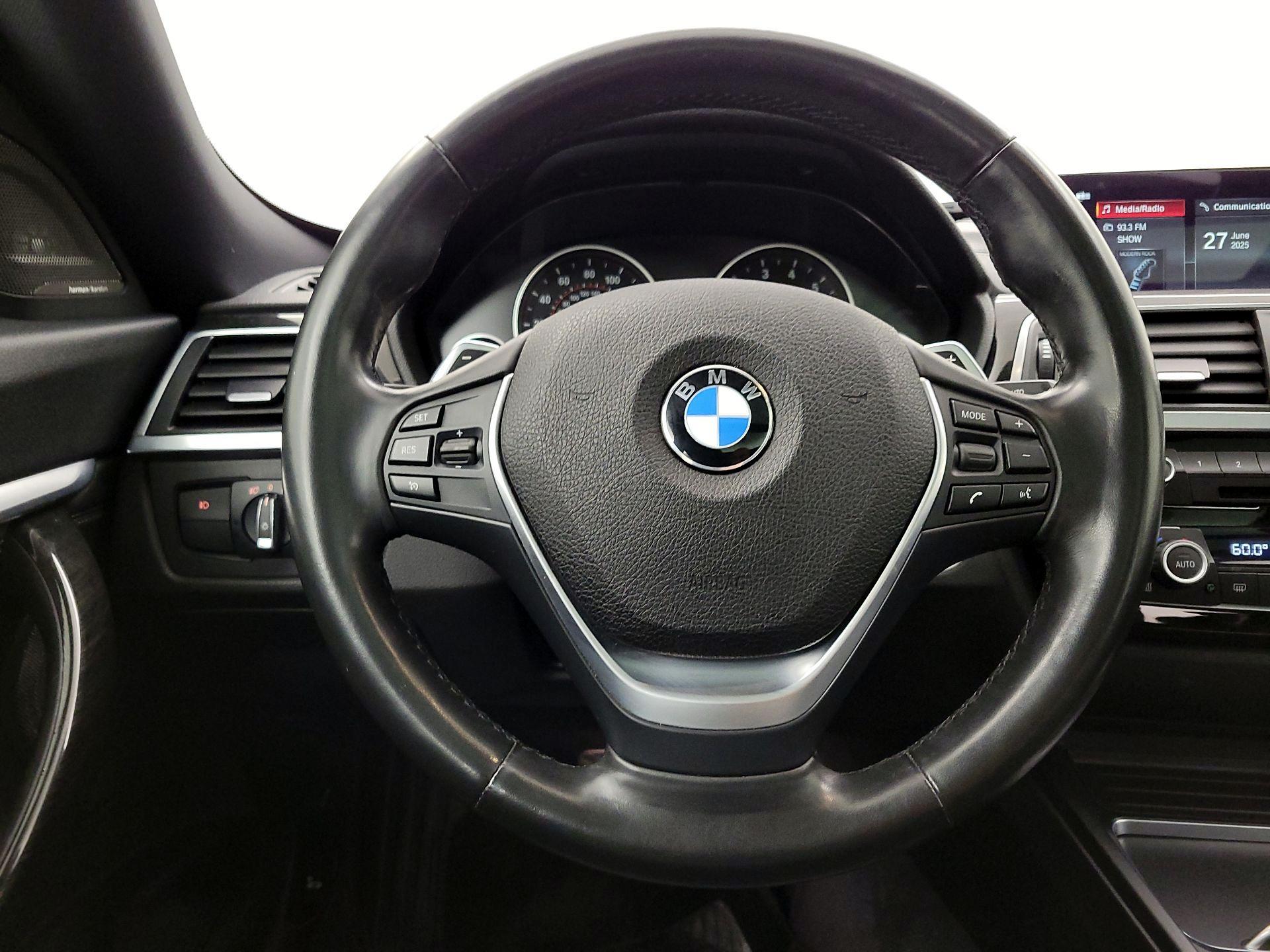 Thumbnail: 2018 BMW 3 Series - 10