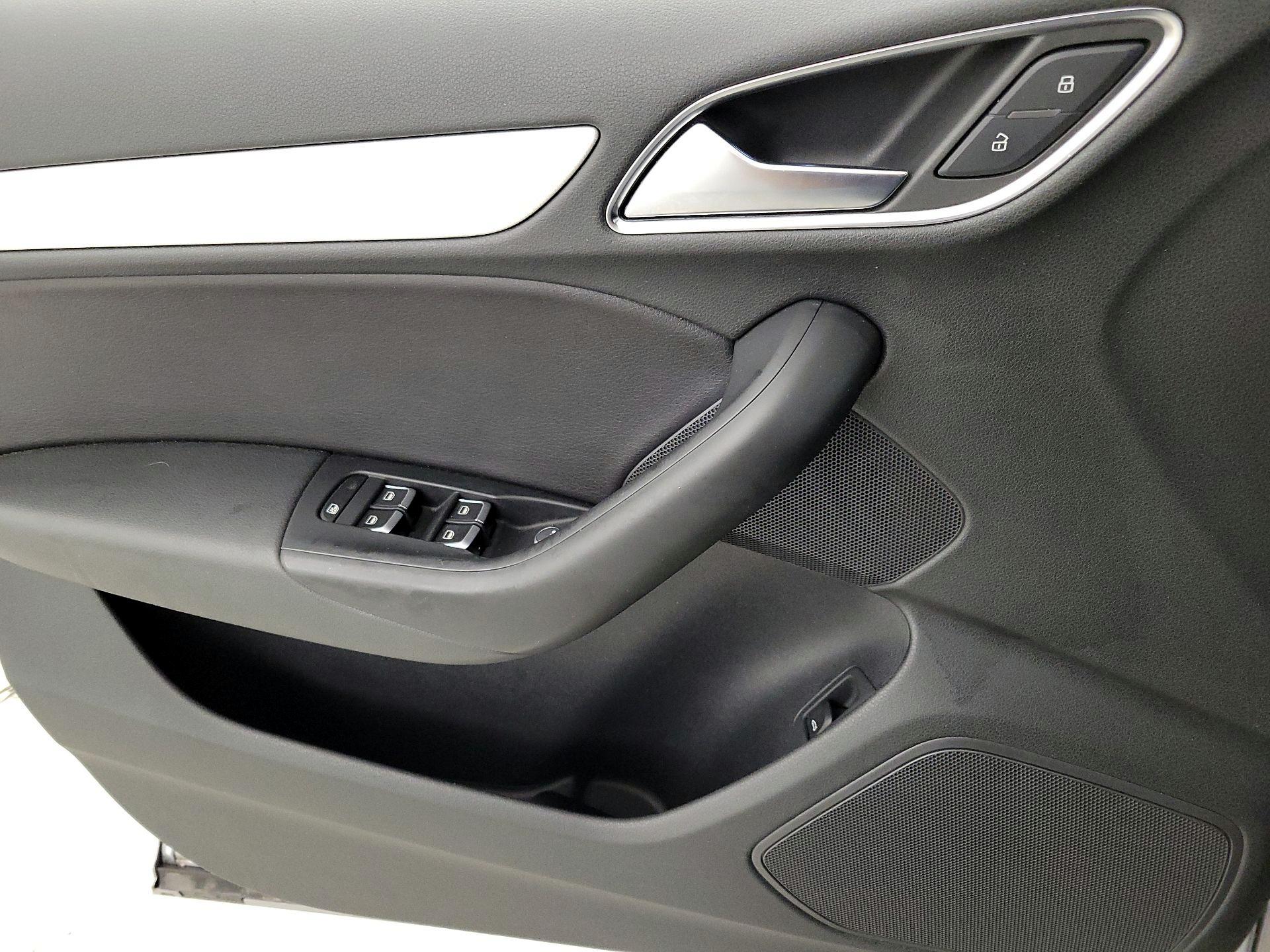 Thumbnail: 2016 Audi Q3 - 12