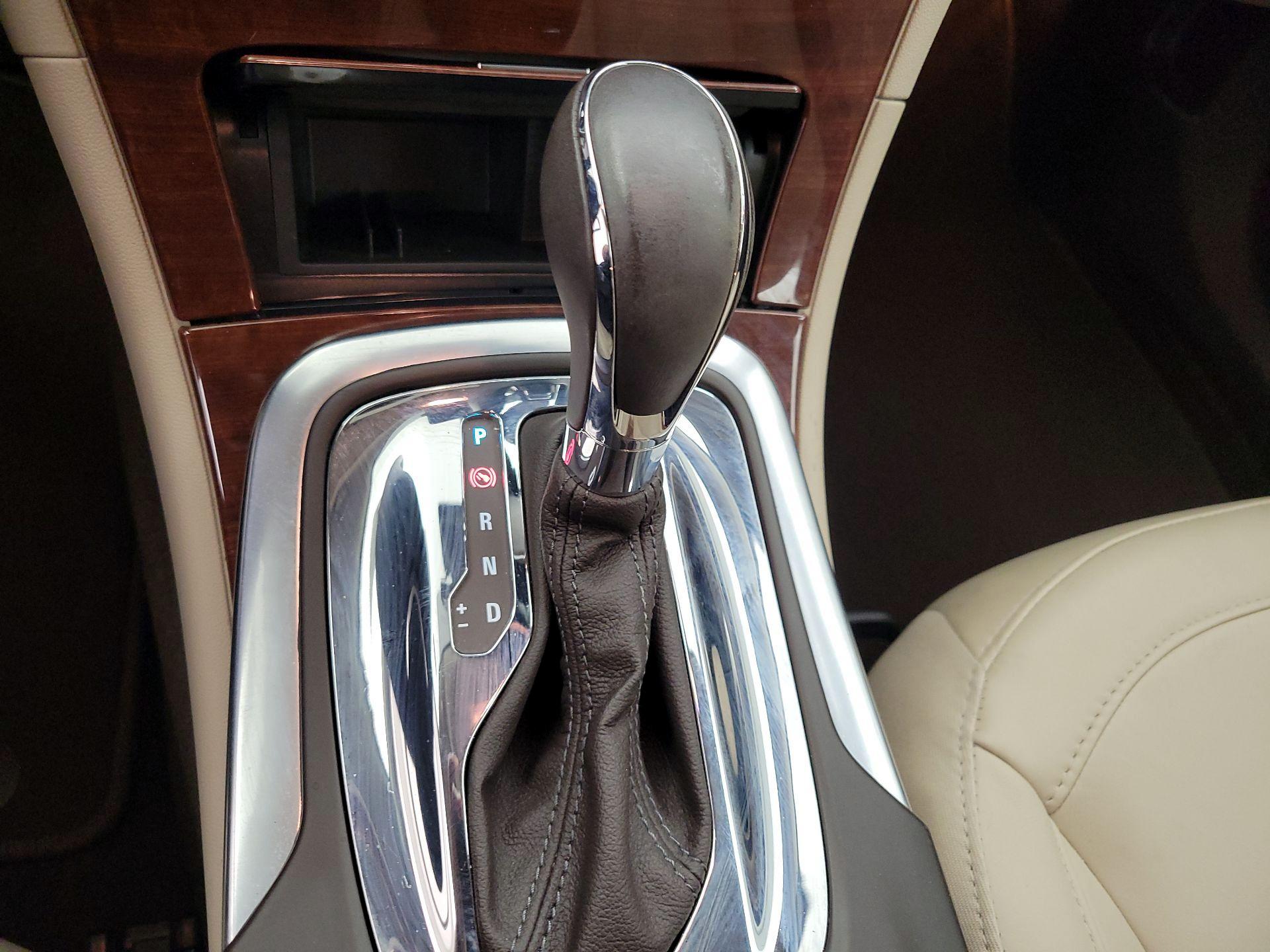 Thumbnail: 2017 Buick Regal - 17
