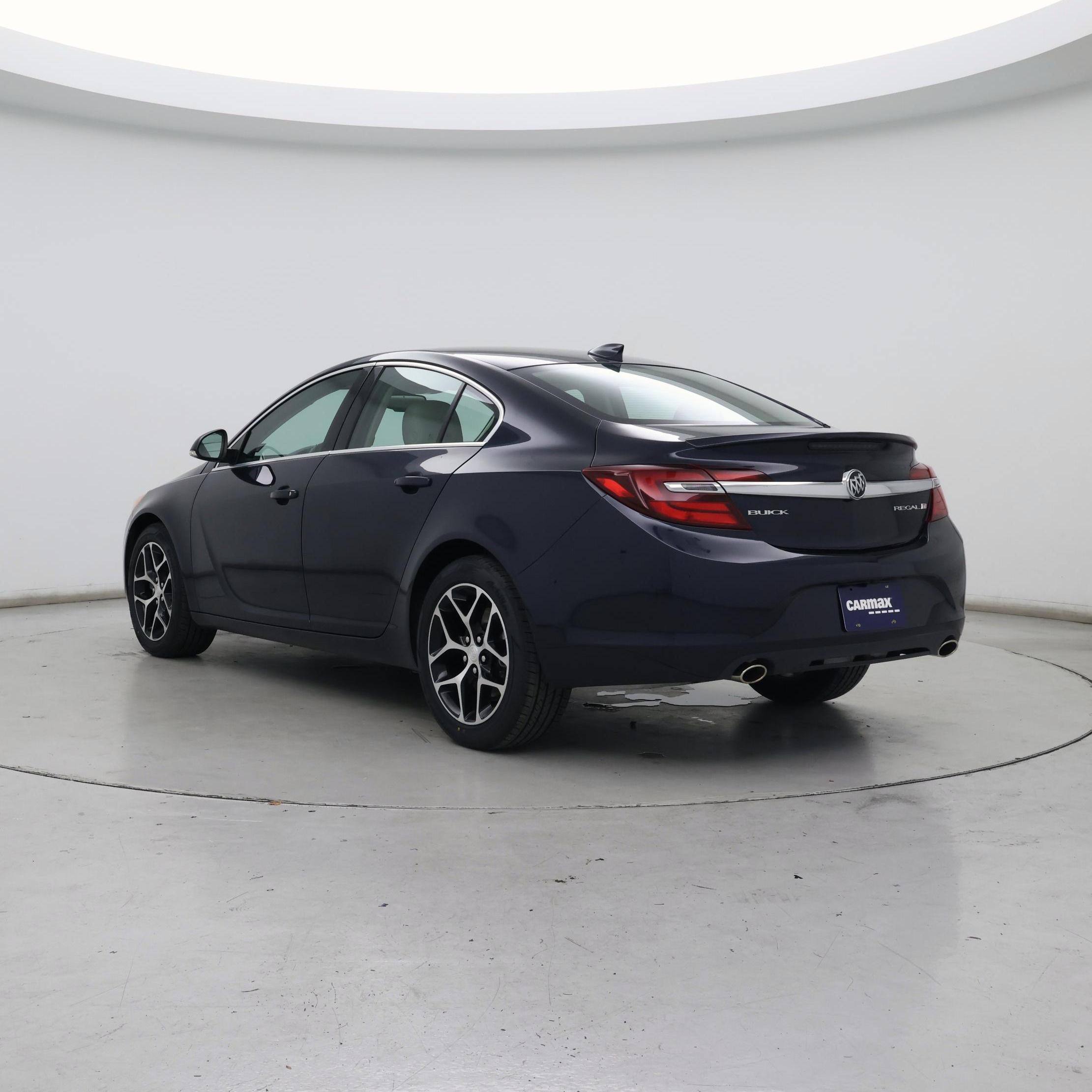 Thumbnail: 2017 Buick Regal - 2